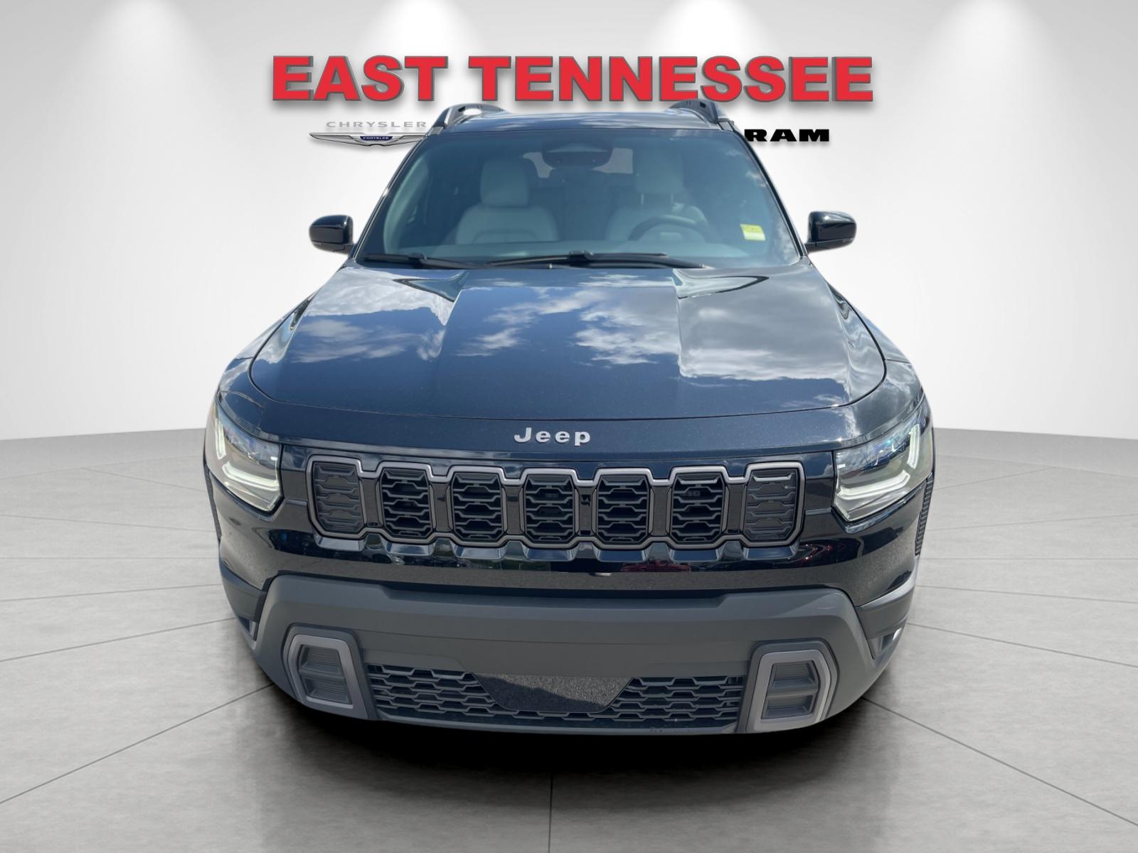 New 2026 Diamond Black Crystal Pearlcoat Jeep Limited image 8