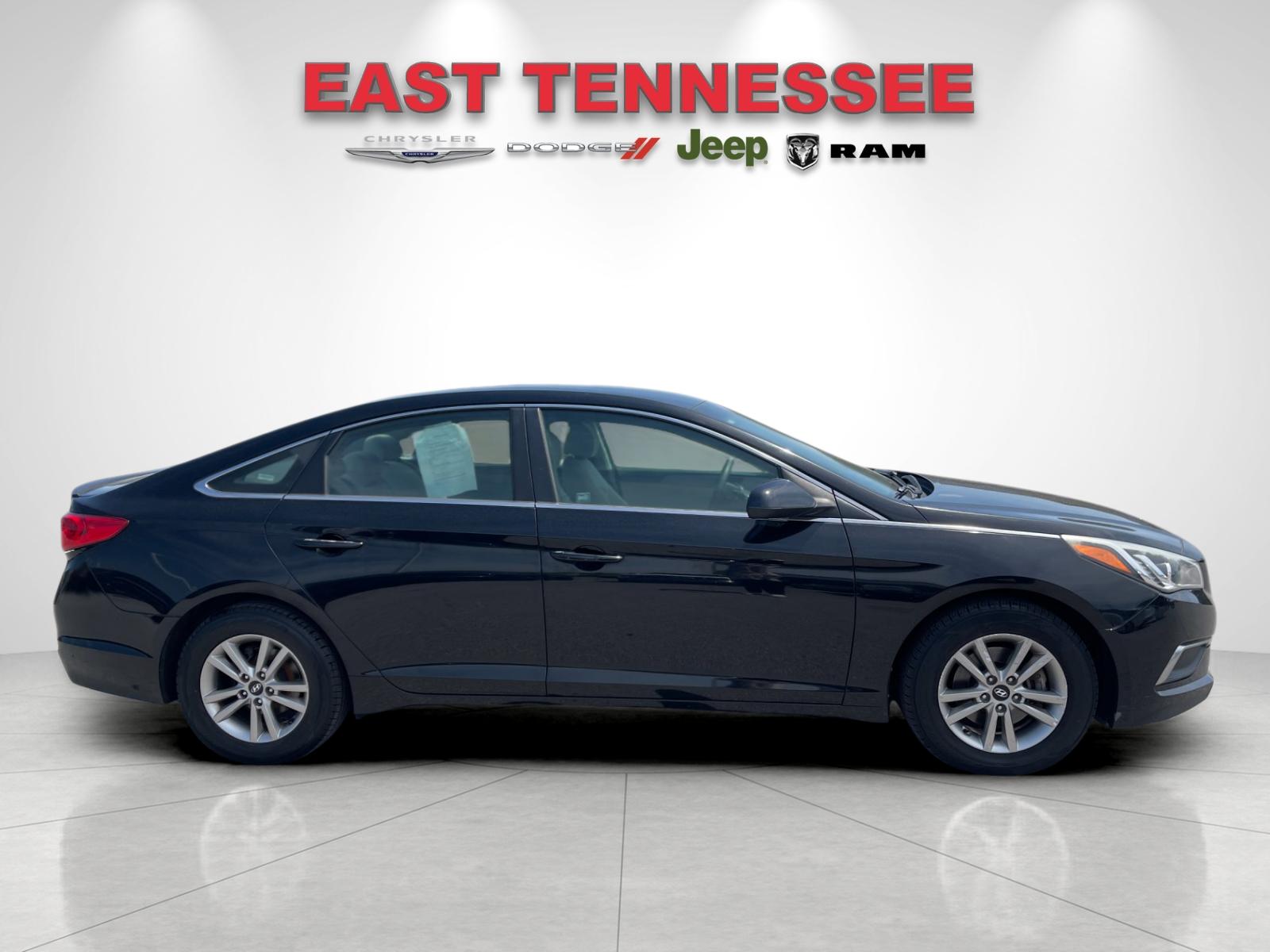 Used 2016 Hyundai Sonata SE with VIN 5NPE24AF8GH262355 for sale in Crossville, TN