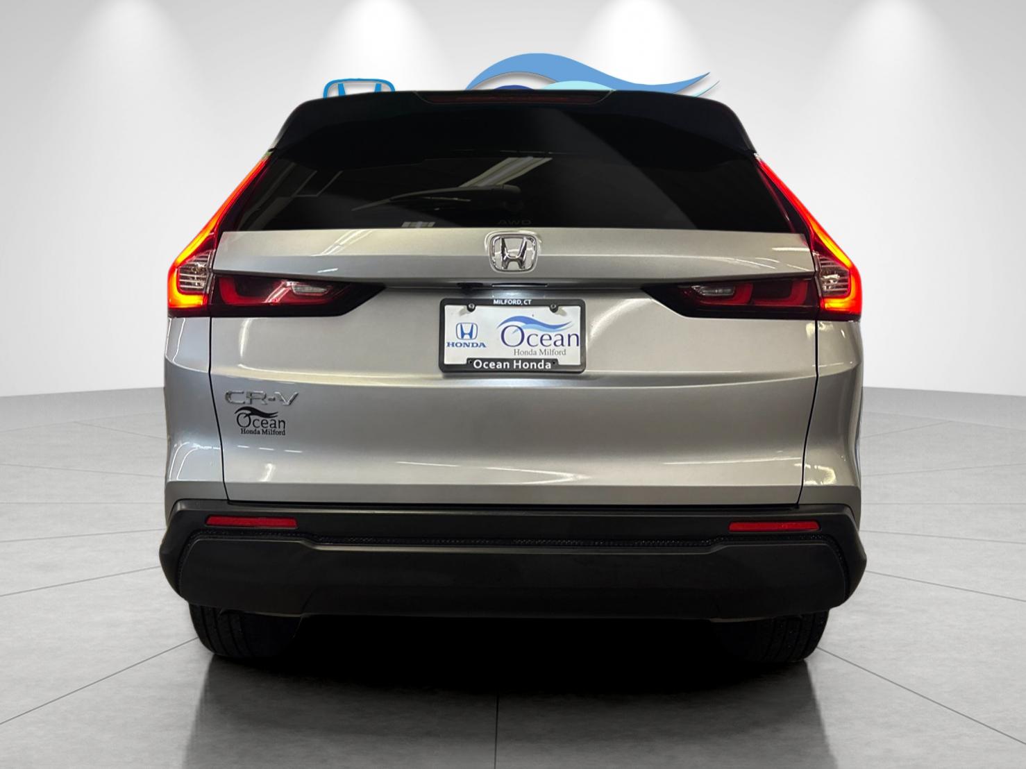 Used 2025 Meteorite Gray Metallic Honda LX image 4