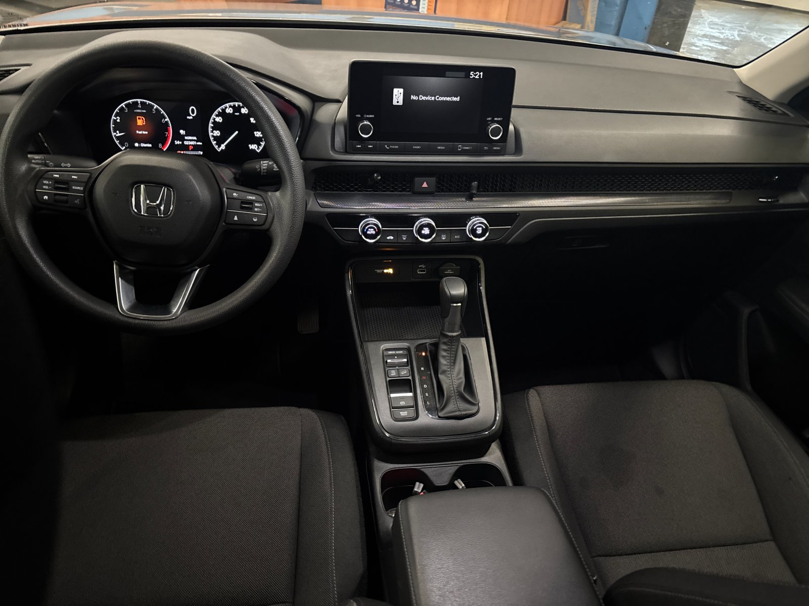 Used 2025 Meteorite Gray Metallic Honda LX image 14