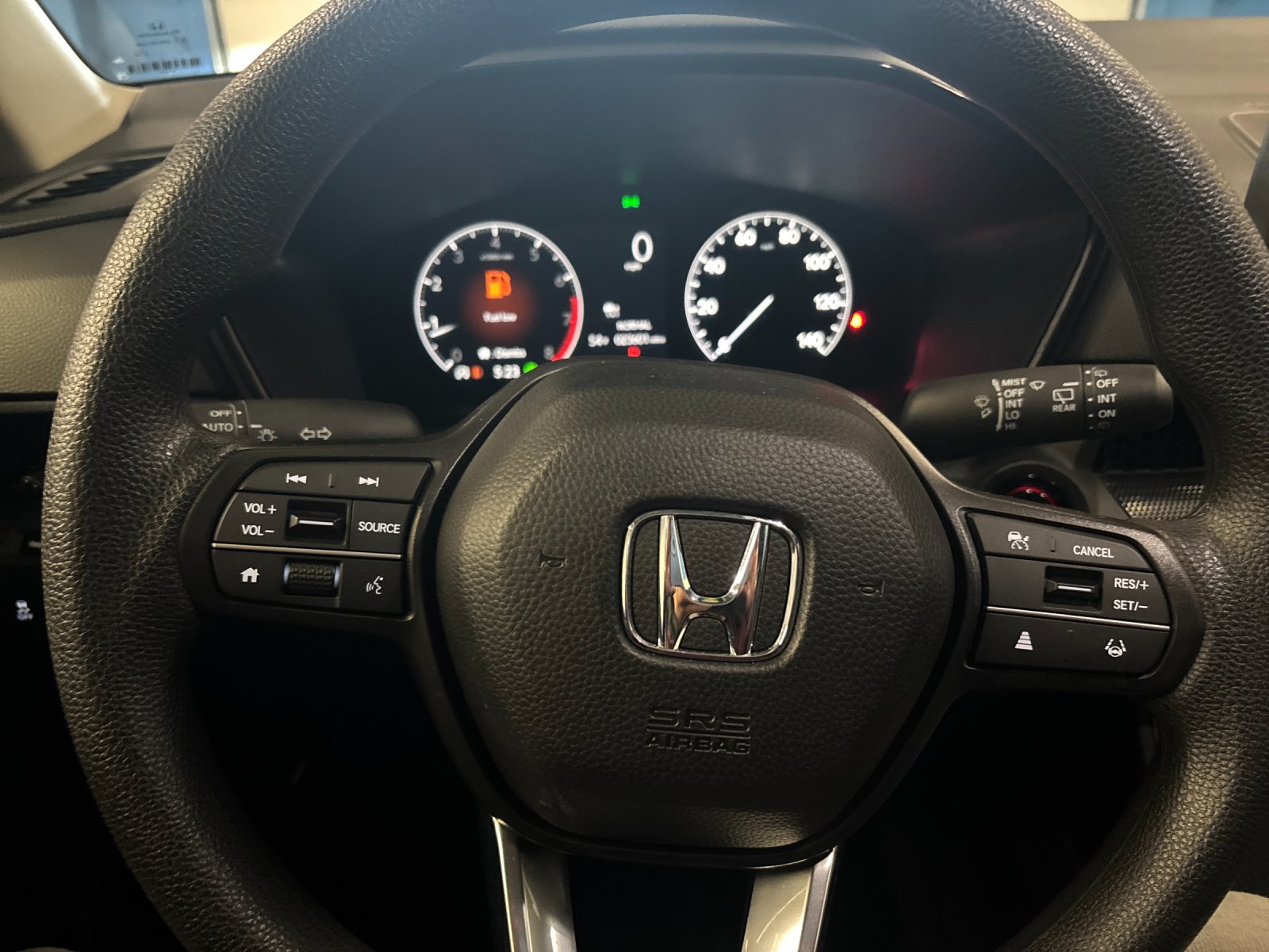 Used 2025 Meteorite Gray Metallic Honda LX image 24