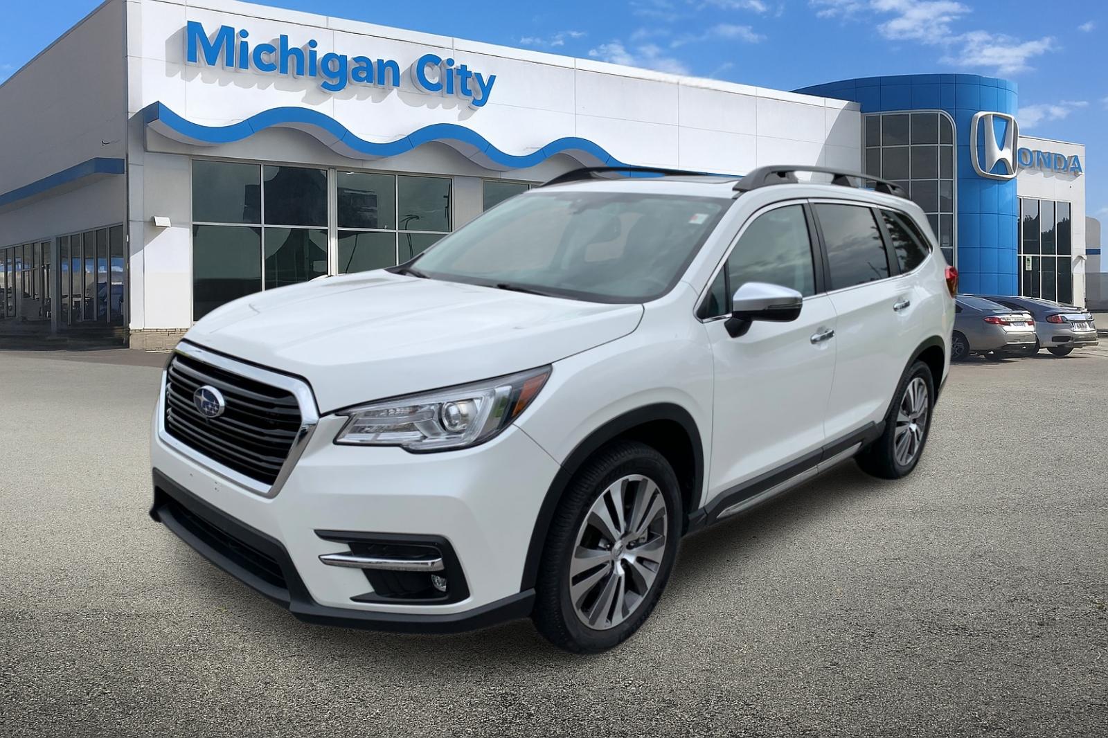 2022 Subaru Ascent Touring's photo