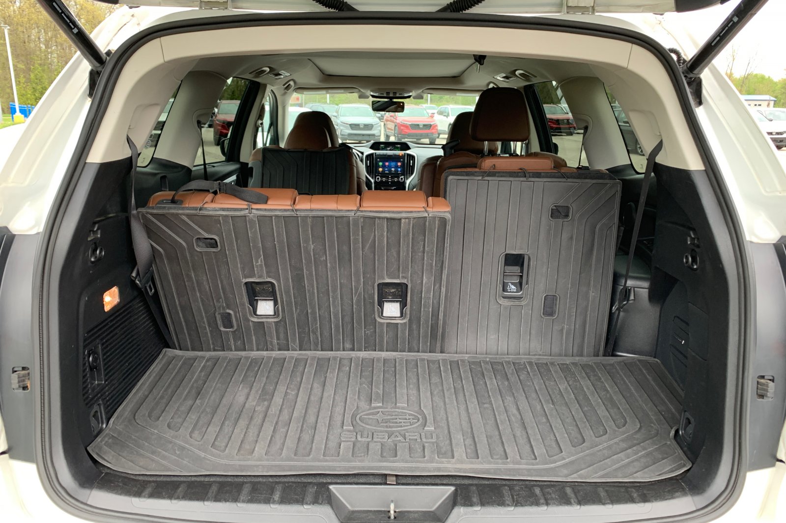 Used 2022 White Subaru Touring image 19