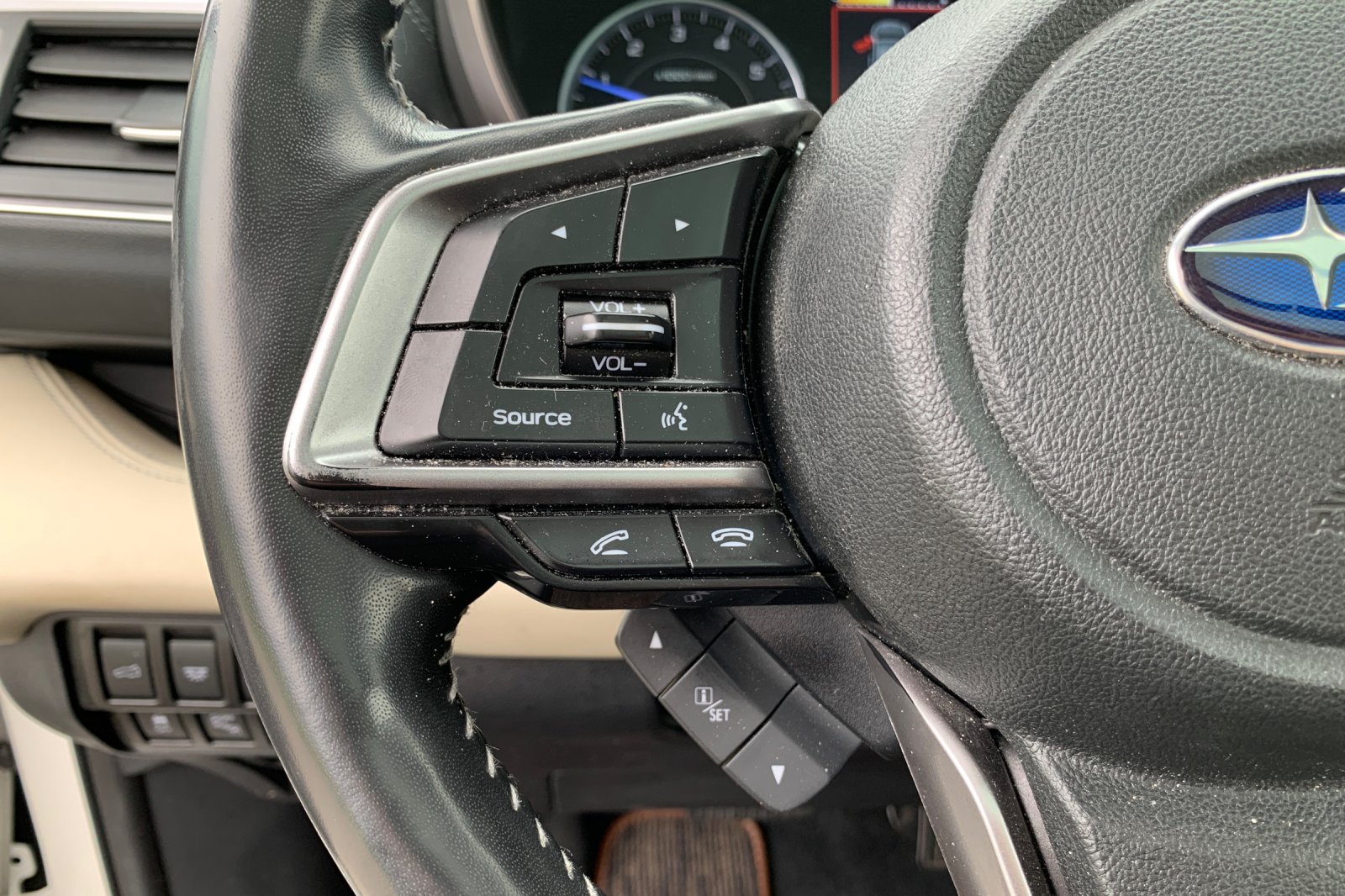 Used 2022 White Subaru Touring image 31