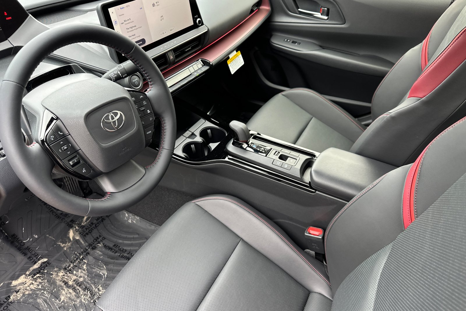 2026 Toyota Prius Plug-in Hybrid XSE - Photo 7