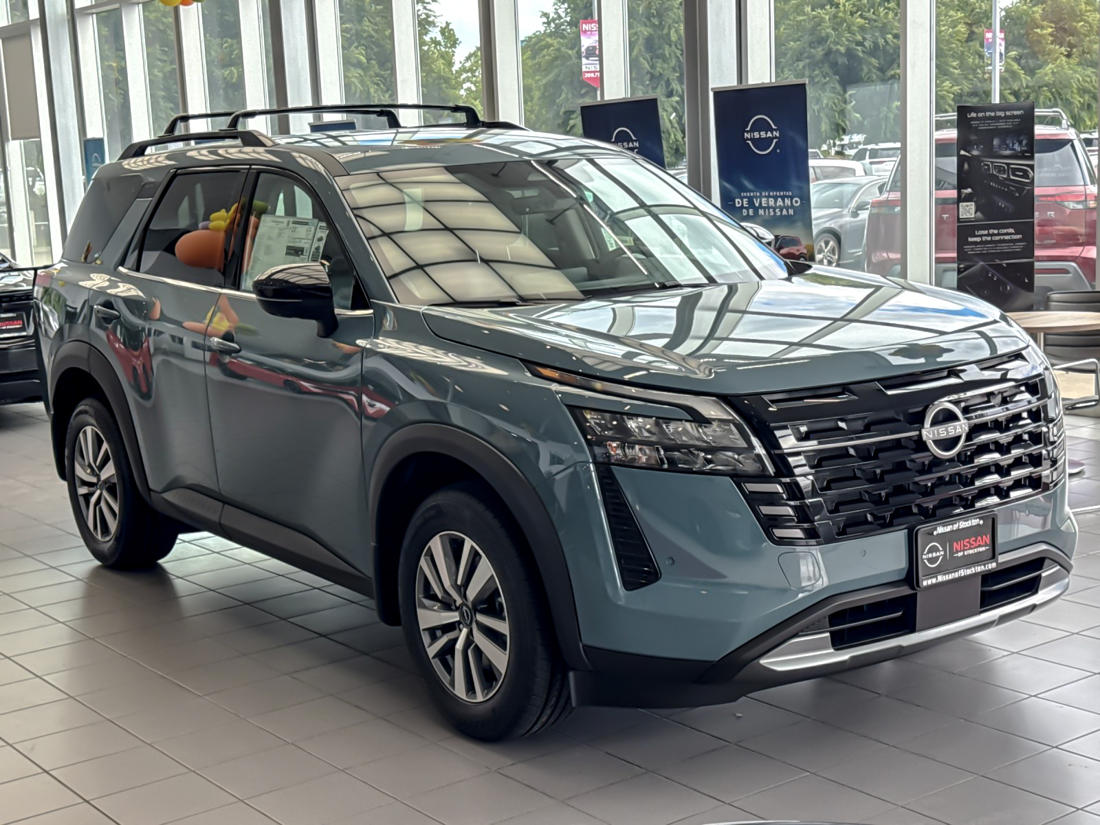 2026 Nissan Pathfinder SL 4WD's photo