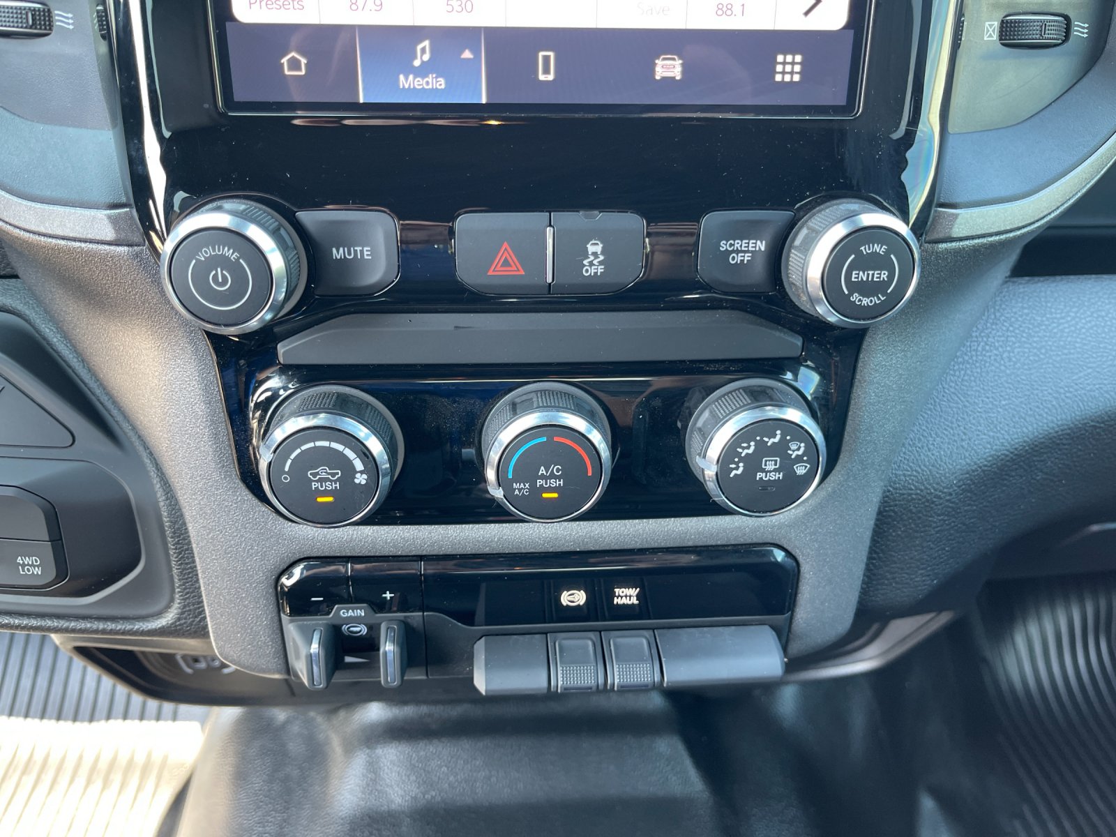 2025 RAM Ram 2500 Pickup Tradesman - Photo 21