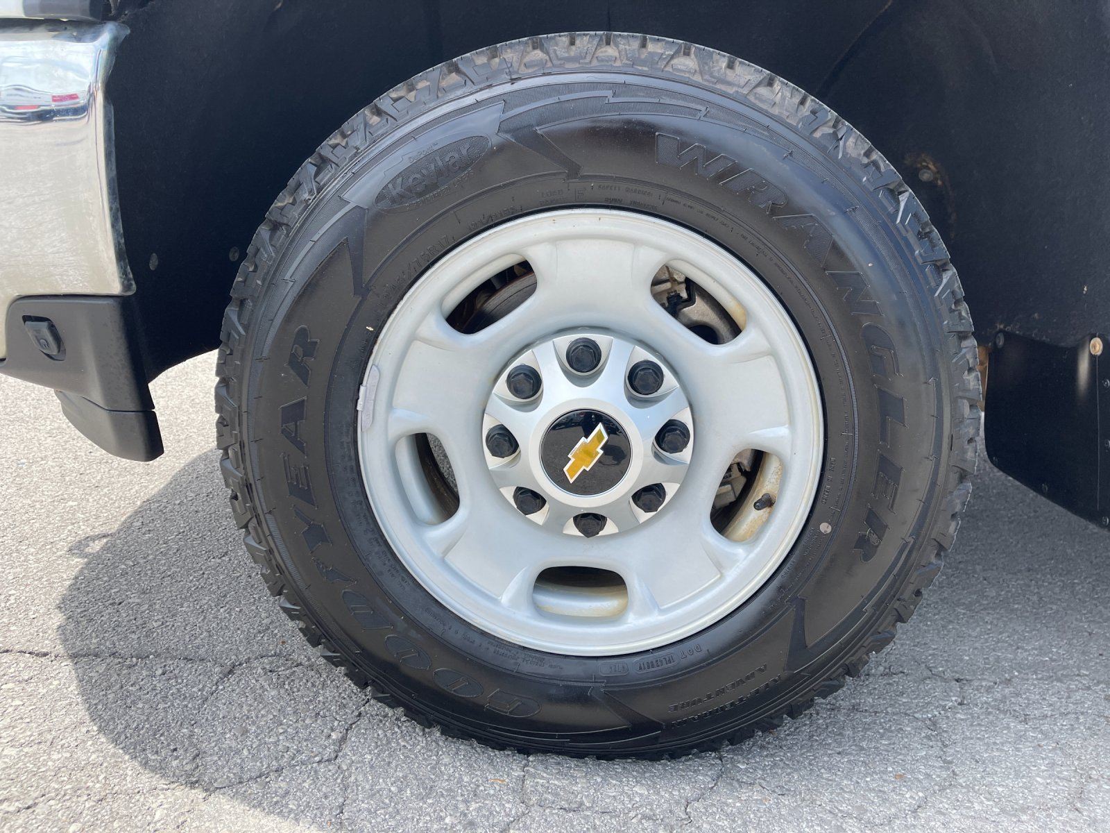 Used 2022 White Chevrolet Work Truck image 29