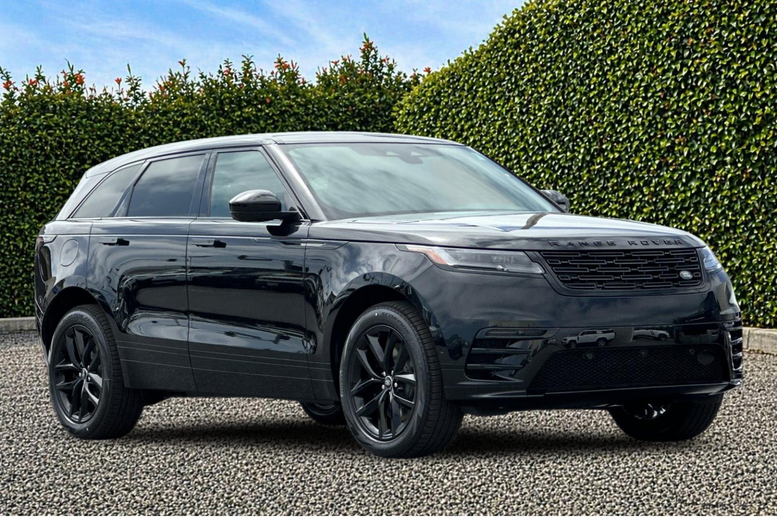 New 2026 Santorini Black Land Rover Dynamic SE image 8
