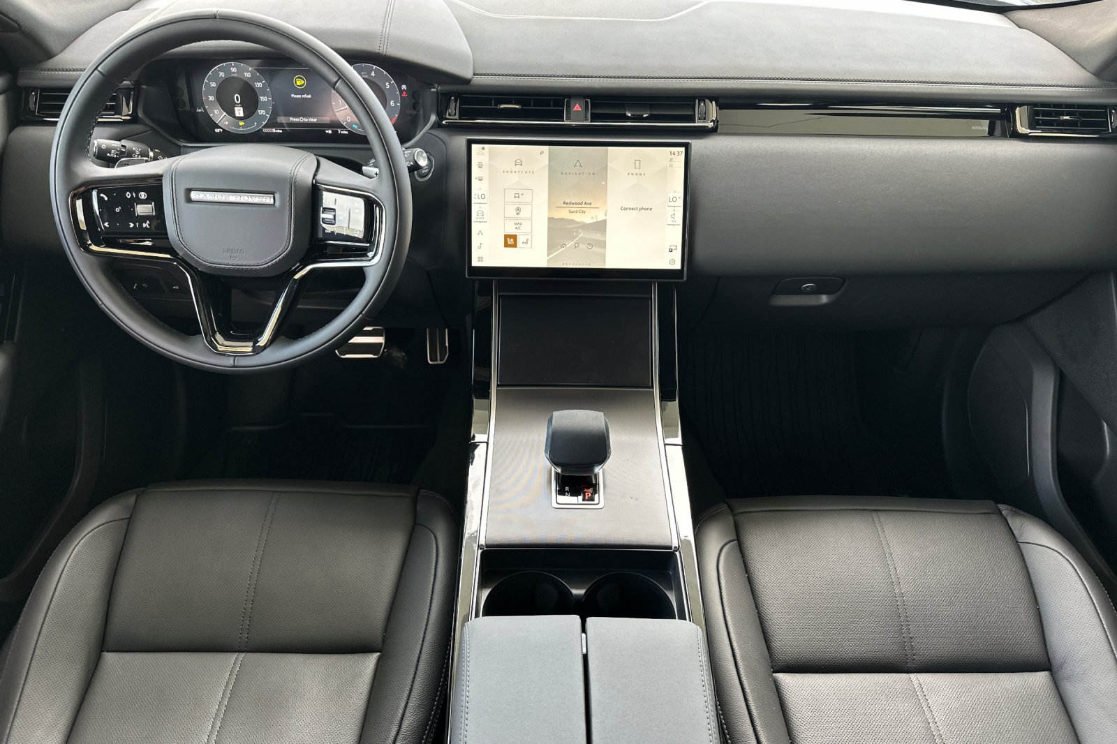 New 2026 Santorini Black Land Rover Dynamic SE image 13