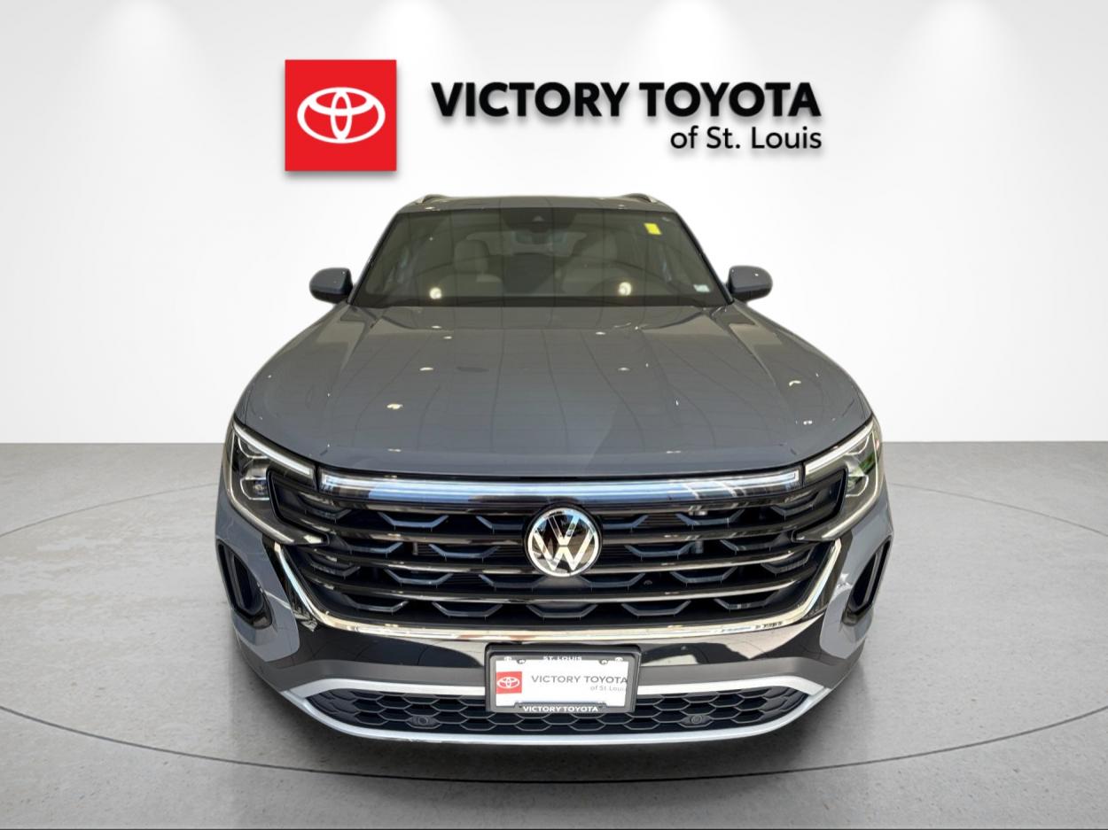 Used 2024  Volkswagen 2.0T SE w/Technology image 8