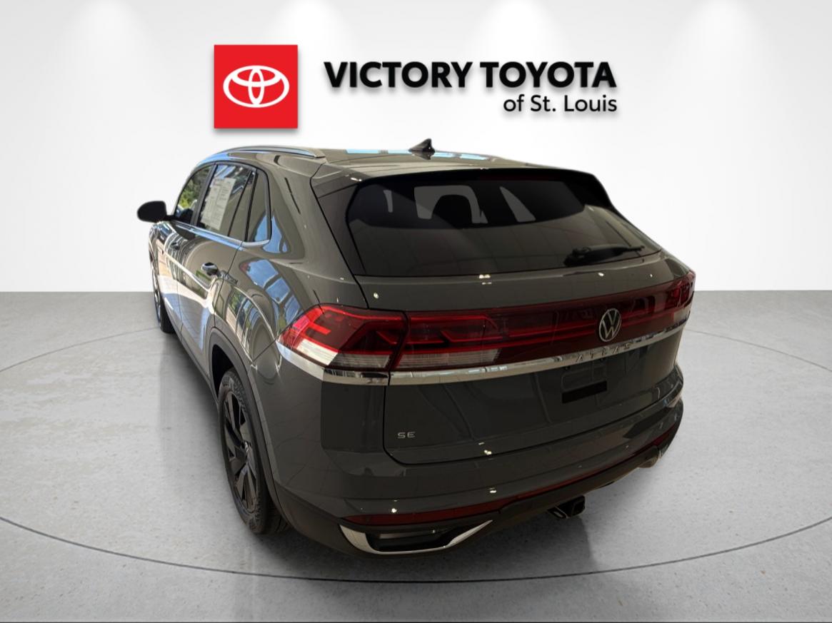 Used 2024  Volkswagen 2.0T SE w/Technology image 5