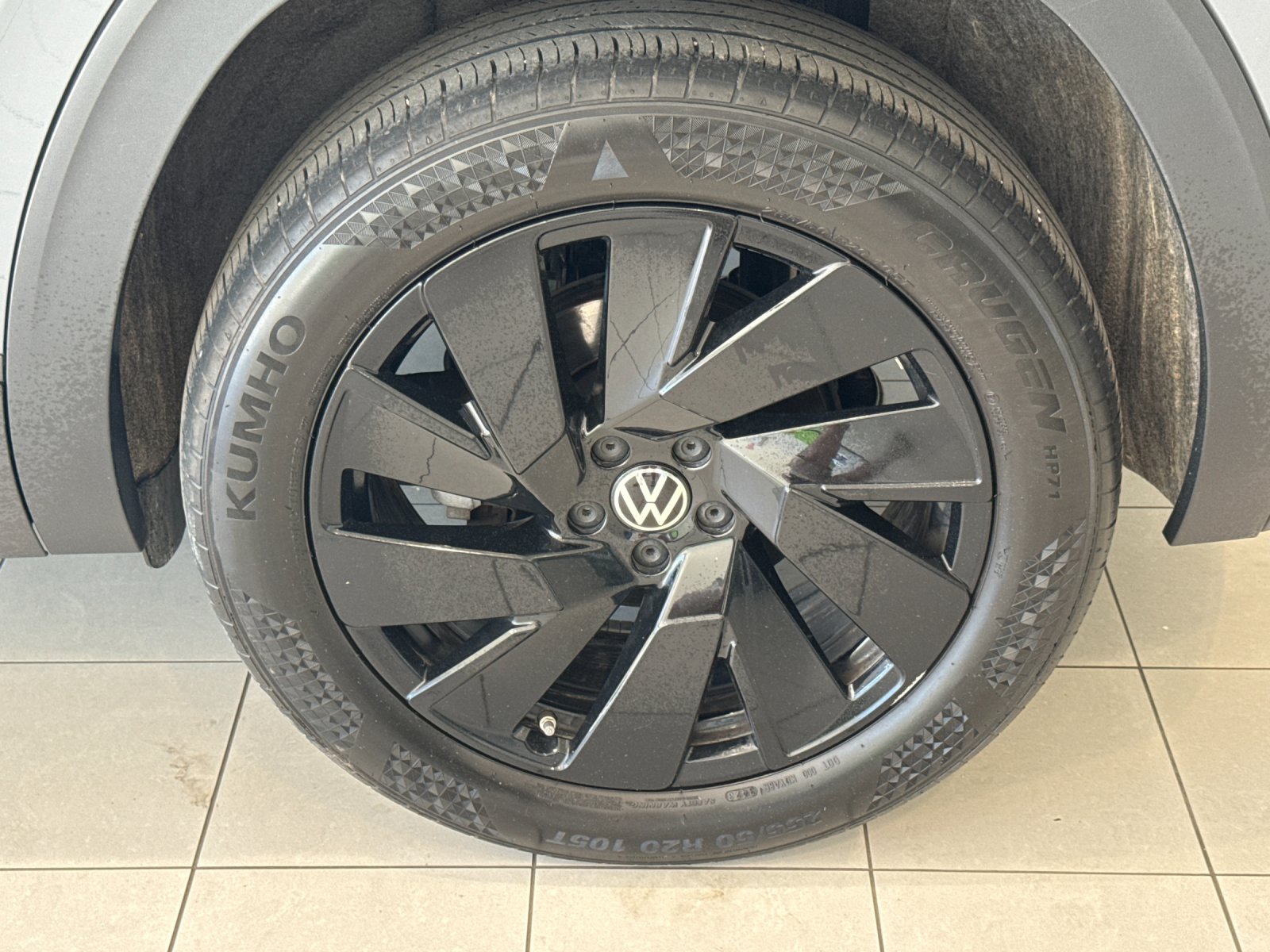 Used 2024  Volkswagen 2.0T SE w/Technology image 15