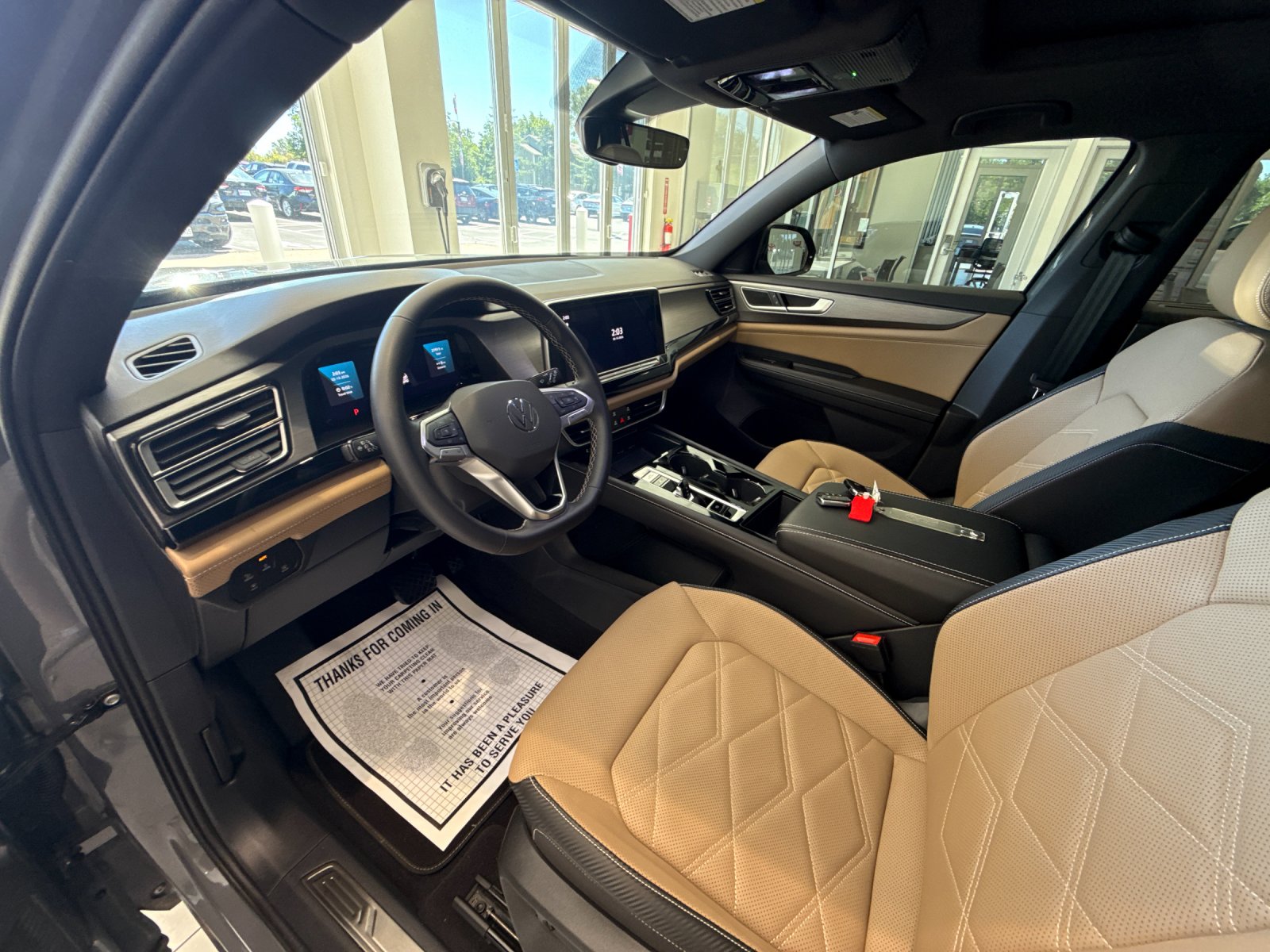 Used 2024  Volkswagen 2.0T SE w/Technology image 10