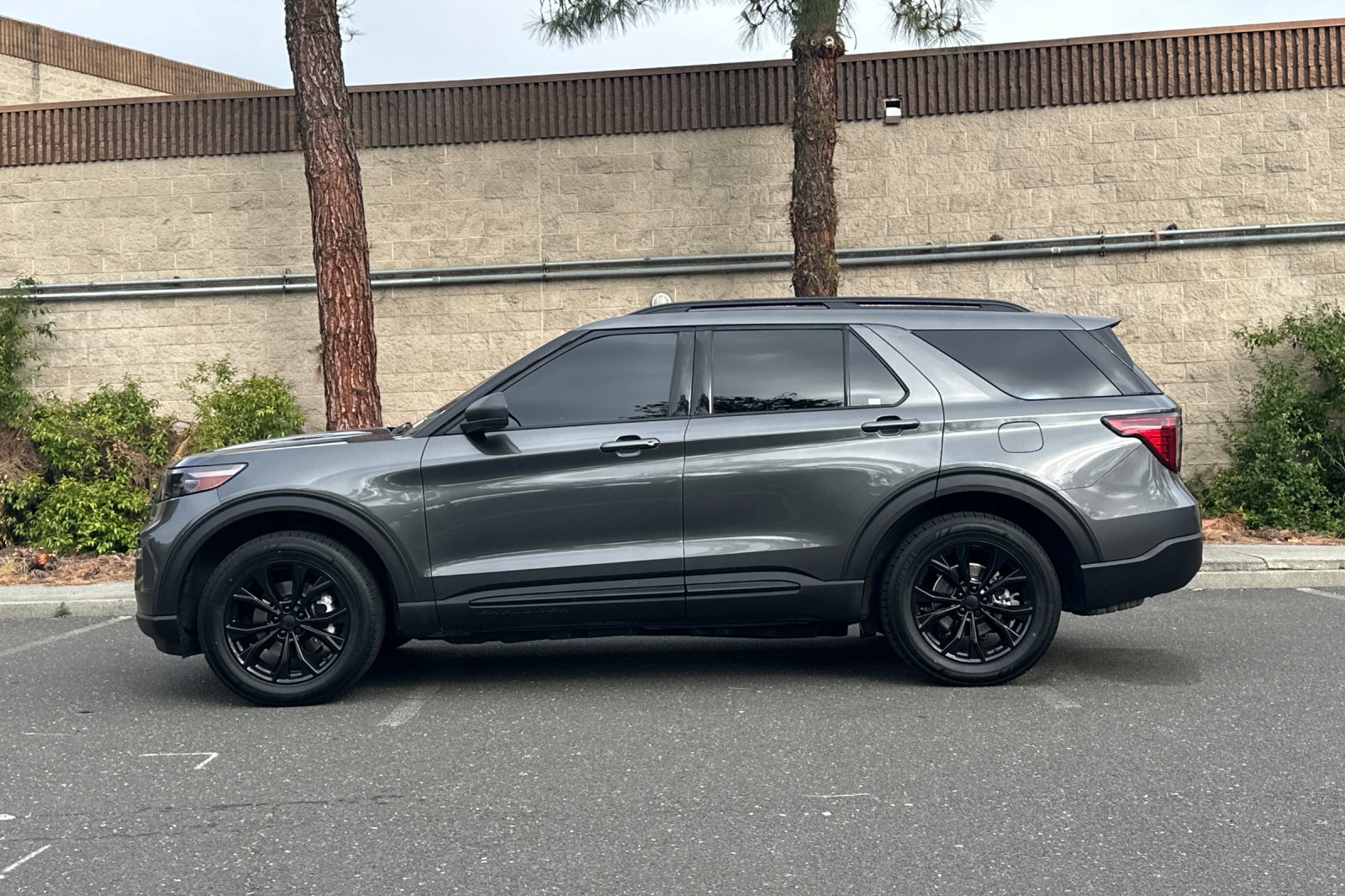 Used 2020 Gray Ford XLT image 6