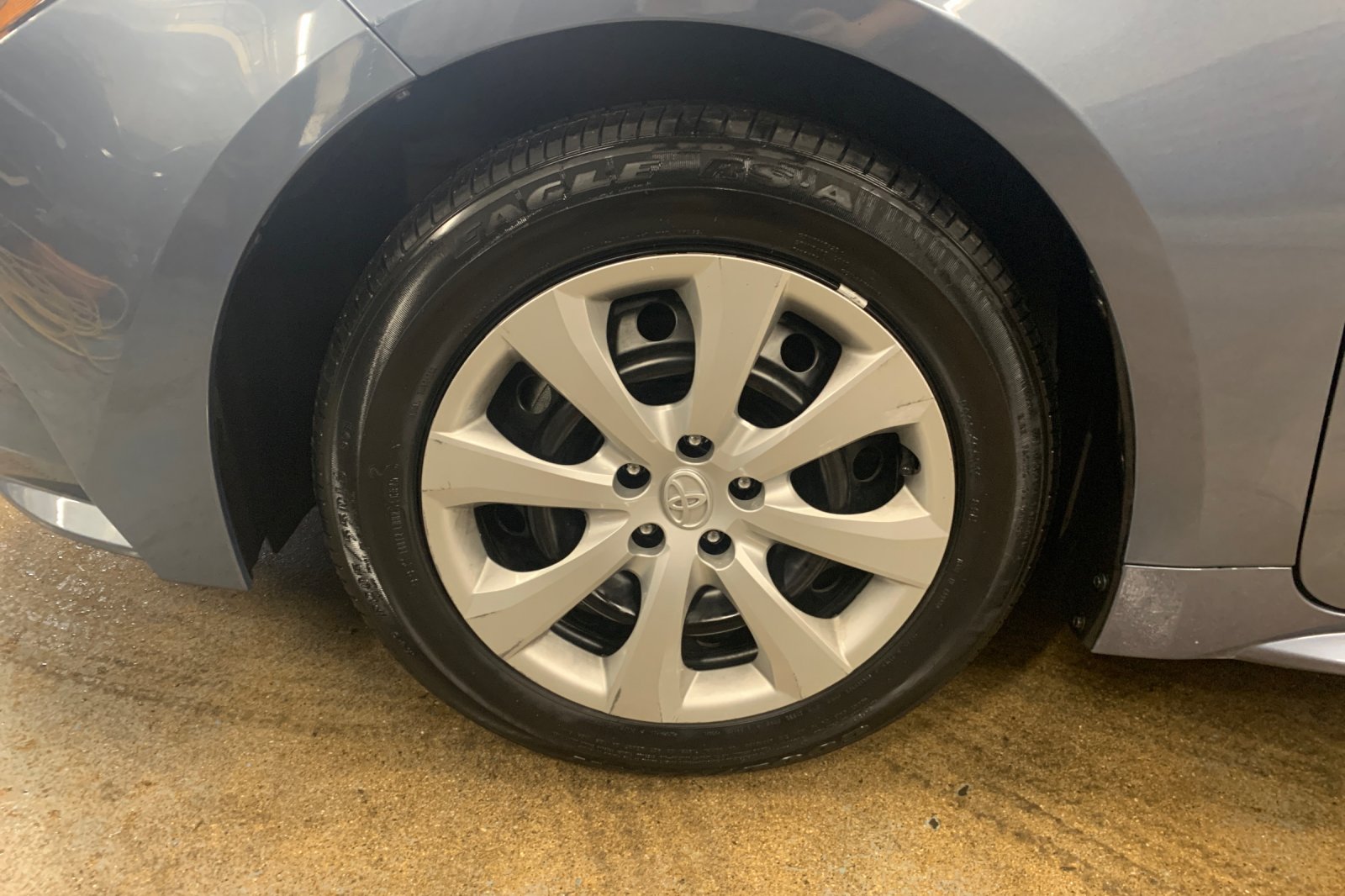 Used 2024  Toyota LE image 31