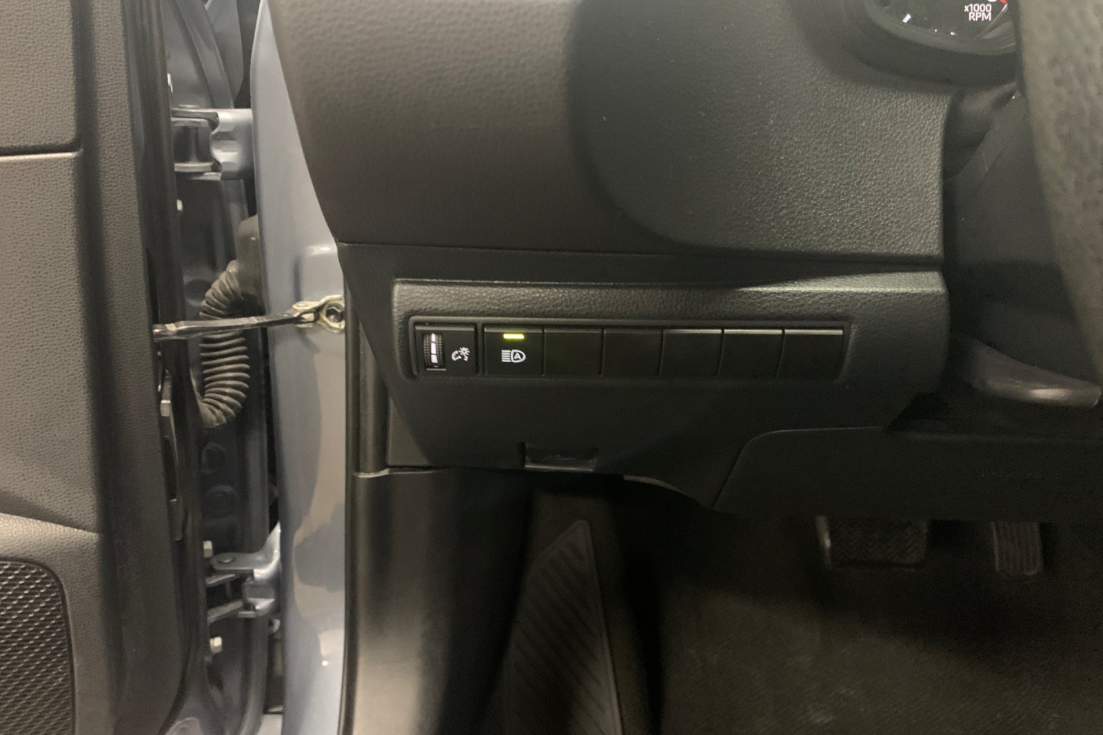 Used 2024  Toyota LE image 30