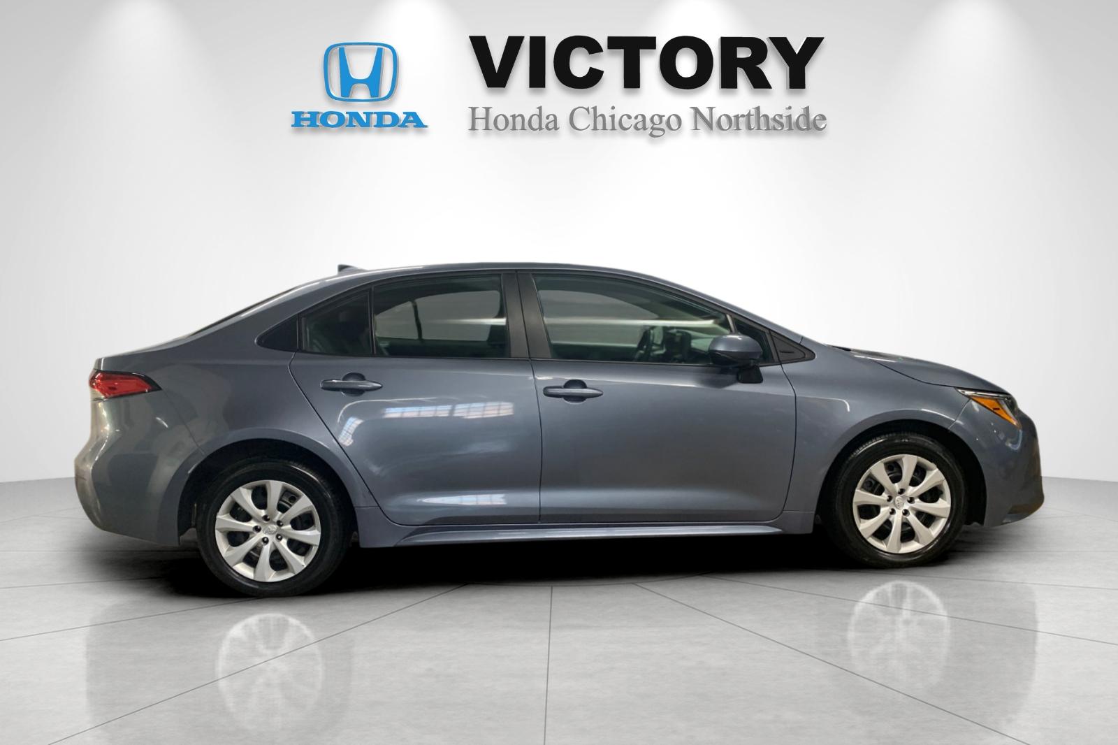 Used 2024  Toyota LE image 2