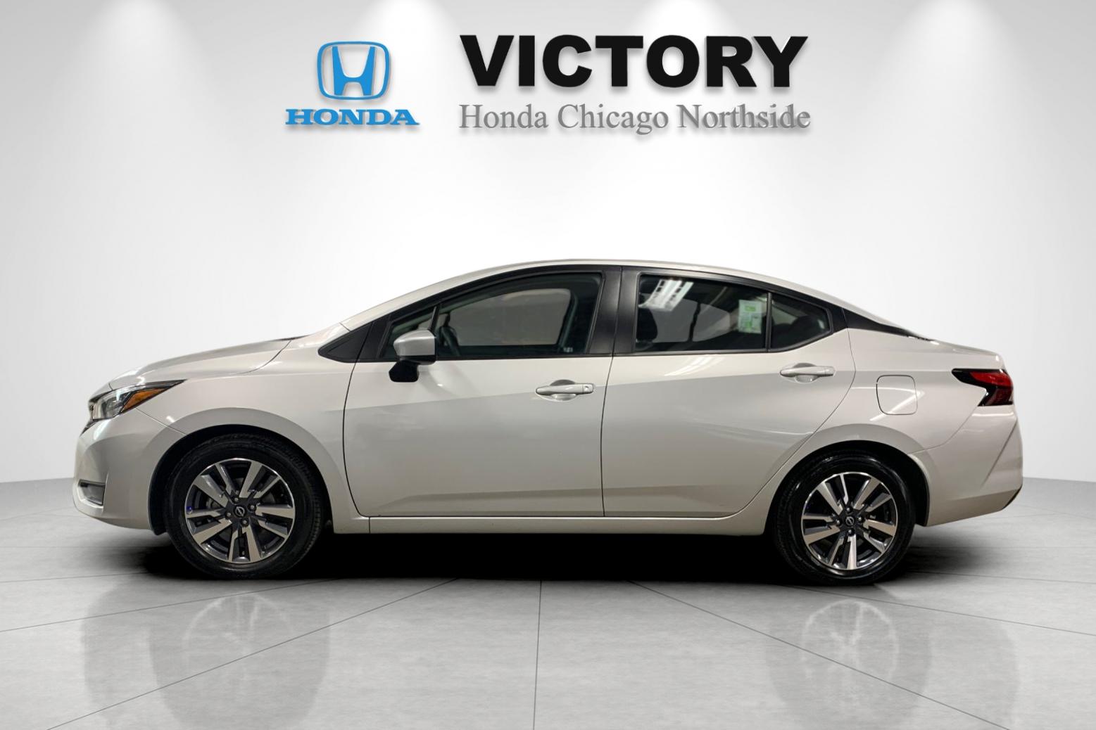 Used 2025 Silver Nissan 1.6 SV image 6