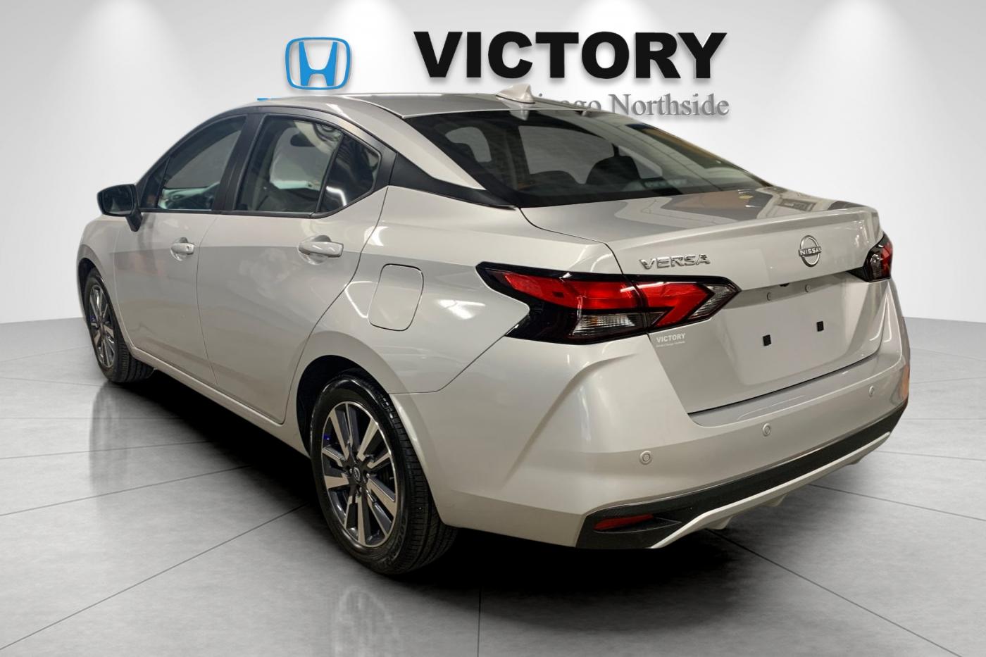 Used 2025 Silver Nissan 1.6 SV image 4