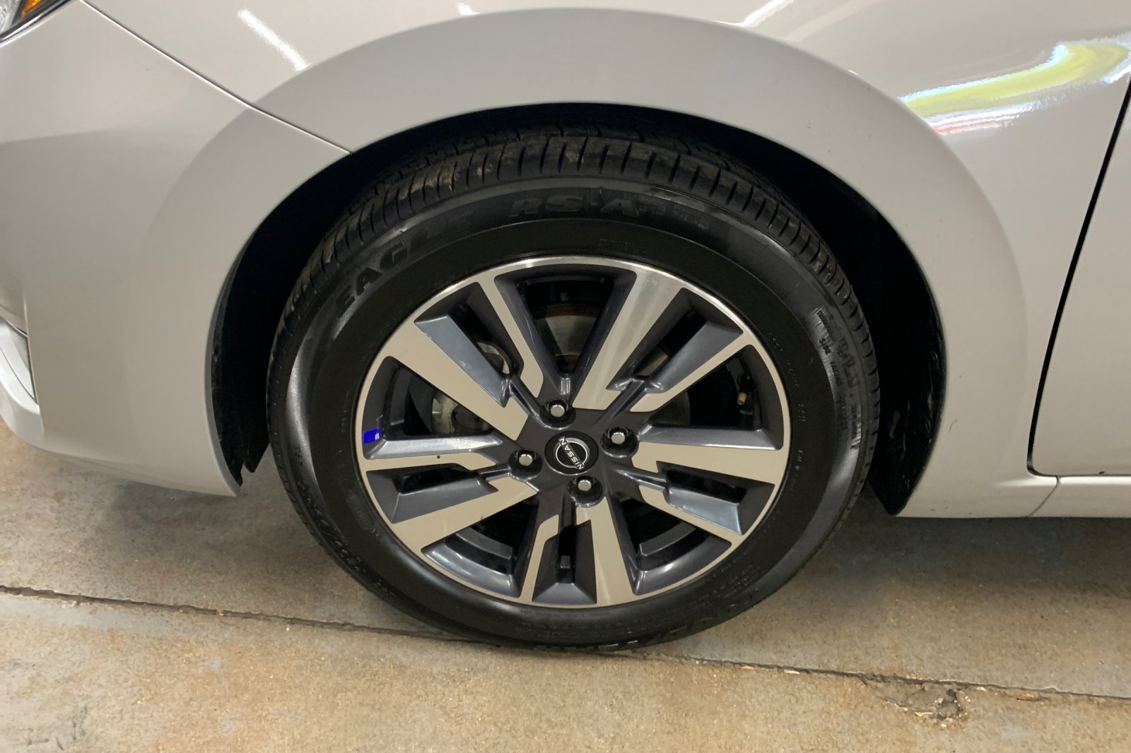 Used 2025 Silver Nissan 1.6 SV image 32