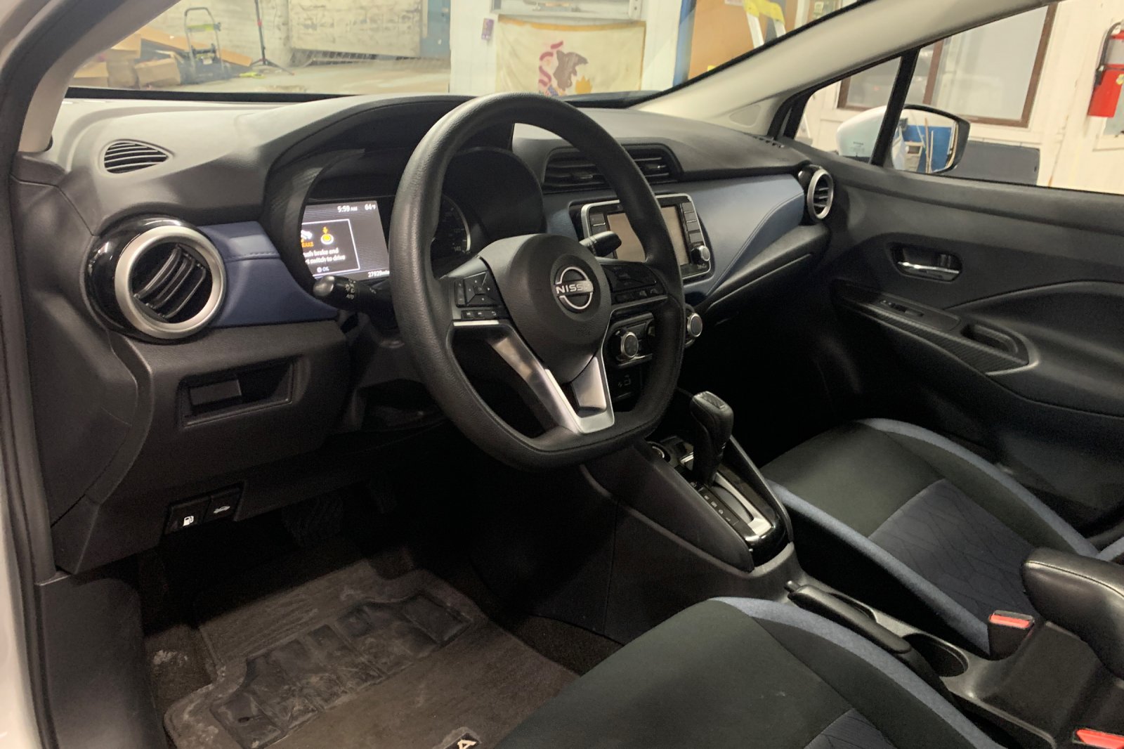Used 2025 Silver Nissan 1.6 SV image 10