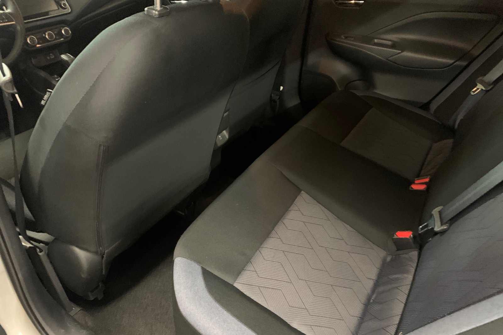 Used 2025 Silver Nissan 1.6 SV image 13