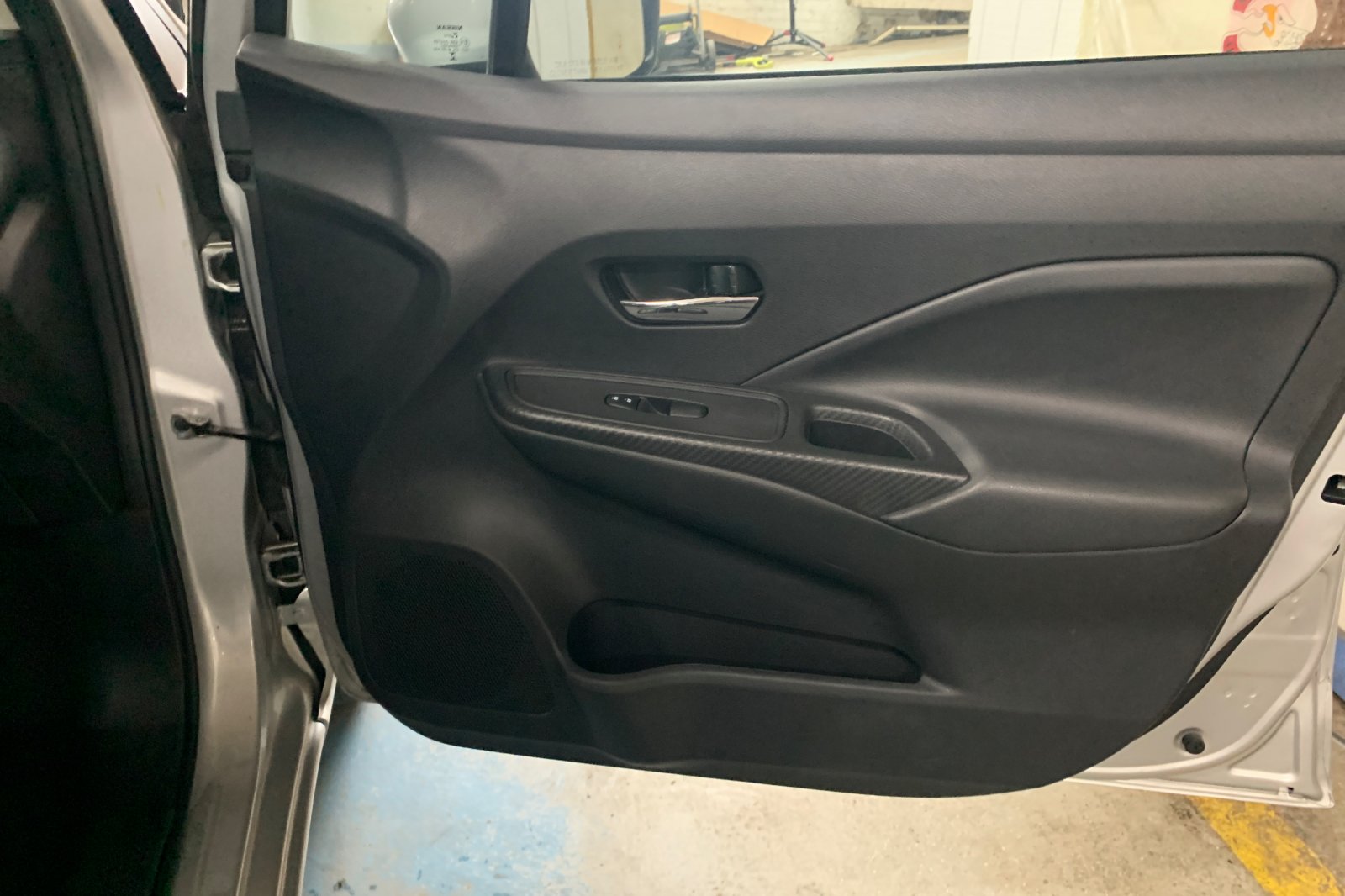 Used 2025 Silver Nissan 1.6 SV image 19