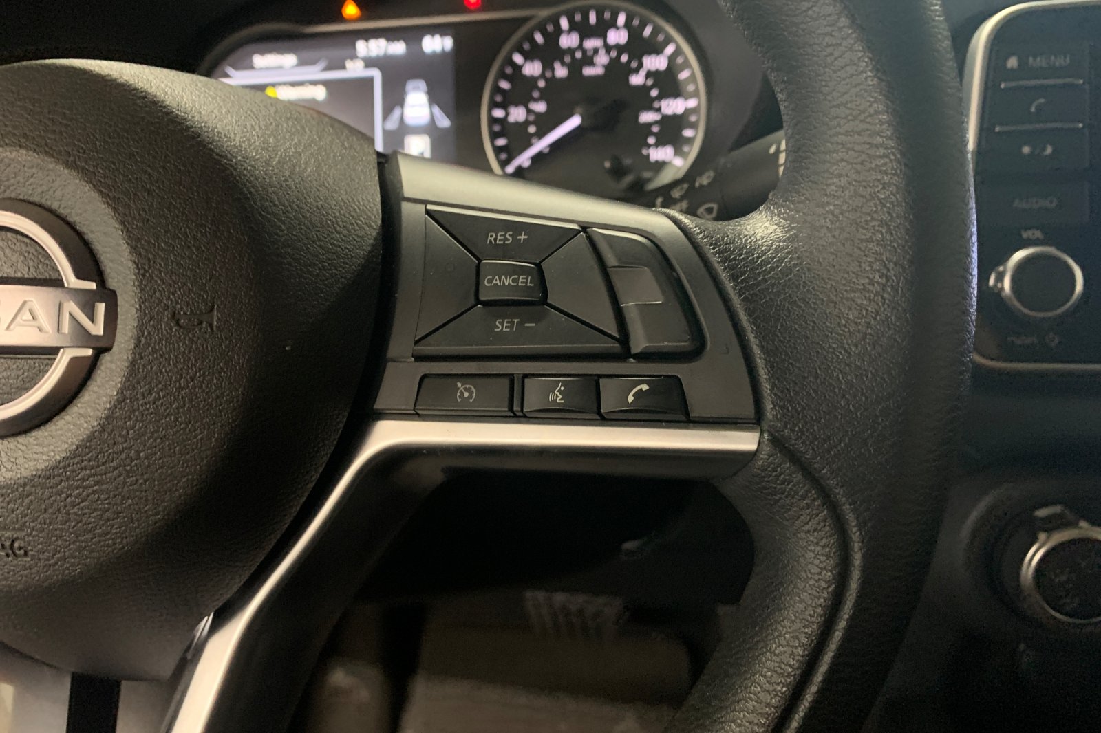 Used 2025 Silver Nissan 1.6 SV image 28