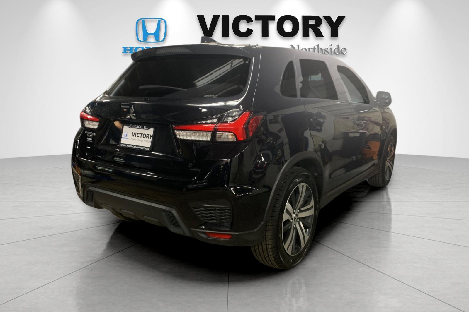 Used 2024  Mitsubishi 2.0 ES image 3