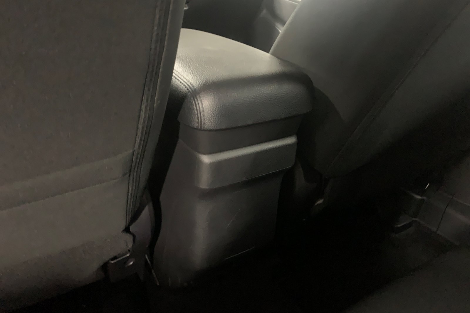 Used 2024  Mitsubishi 2.0 ES image 14