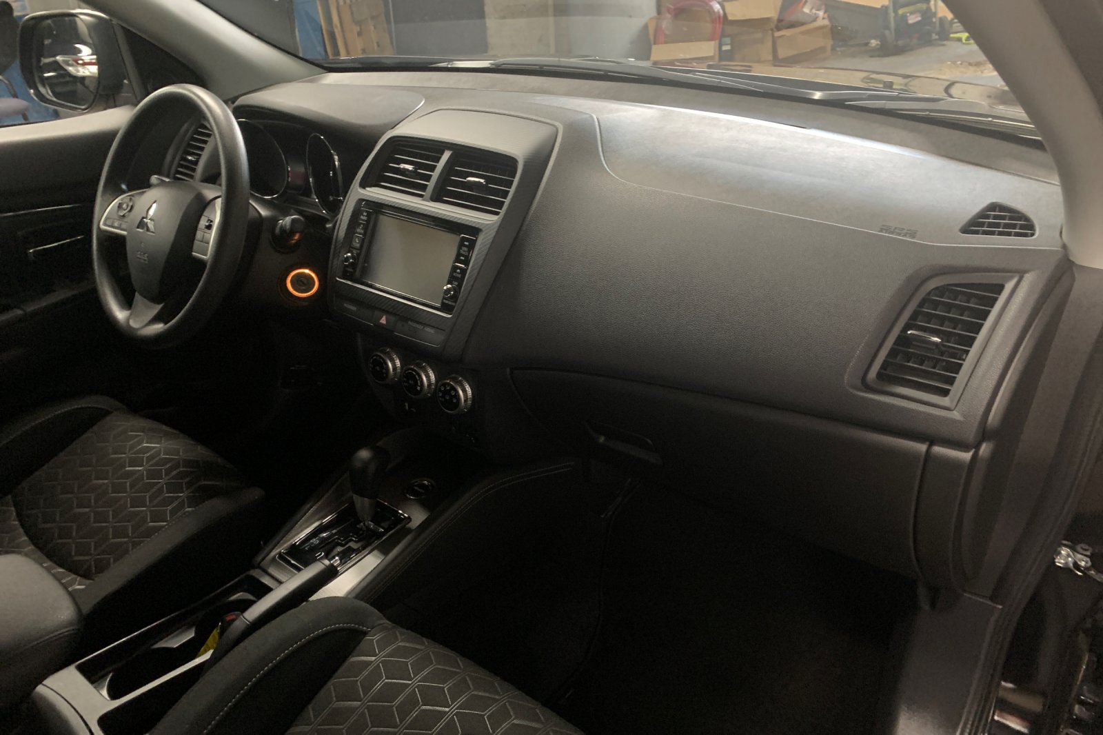 Used 2024  Mitsubishi 2.0 ES image 18