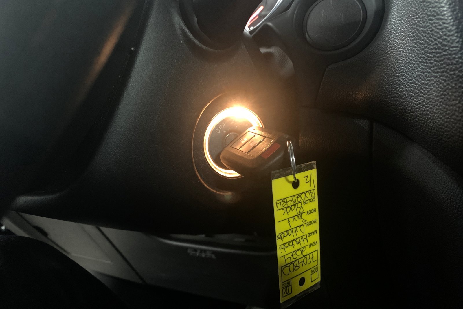 Used 2024  Mitsubishi 2.0 ES image 25