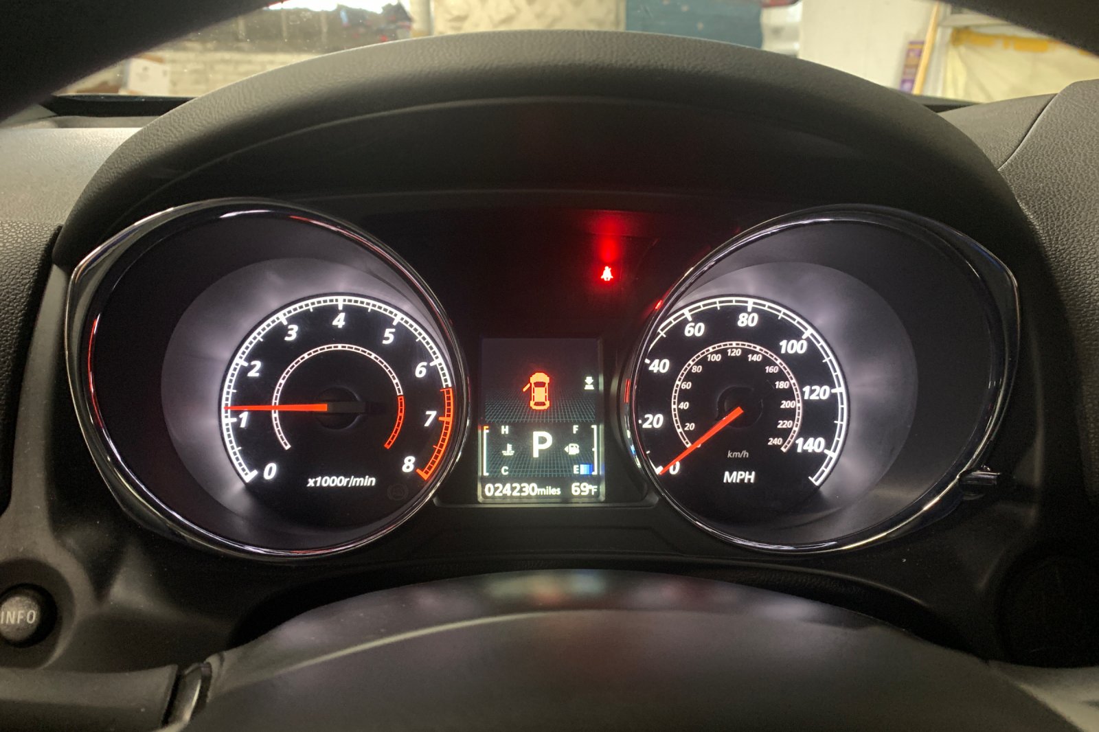 Used 2024  Mitsubishi 2.0 ES image 29