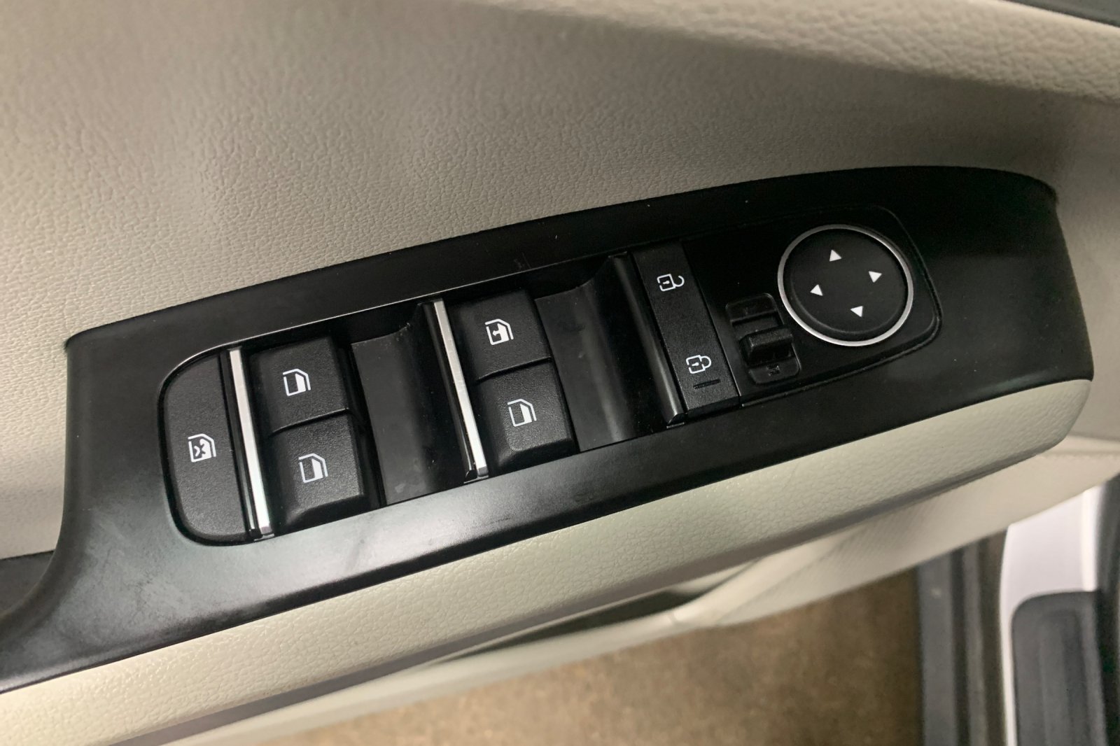 Used 2025 Gray Kia LX image 12