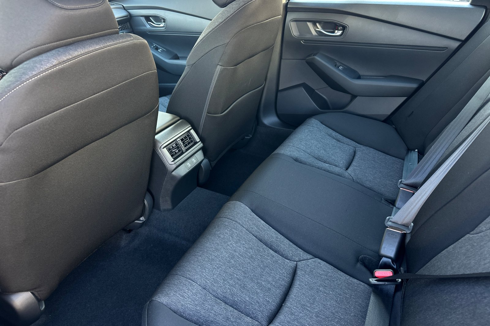 New 2026 Platinum White Pearl Honda LX image 12