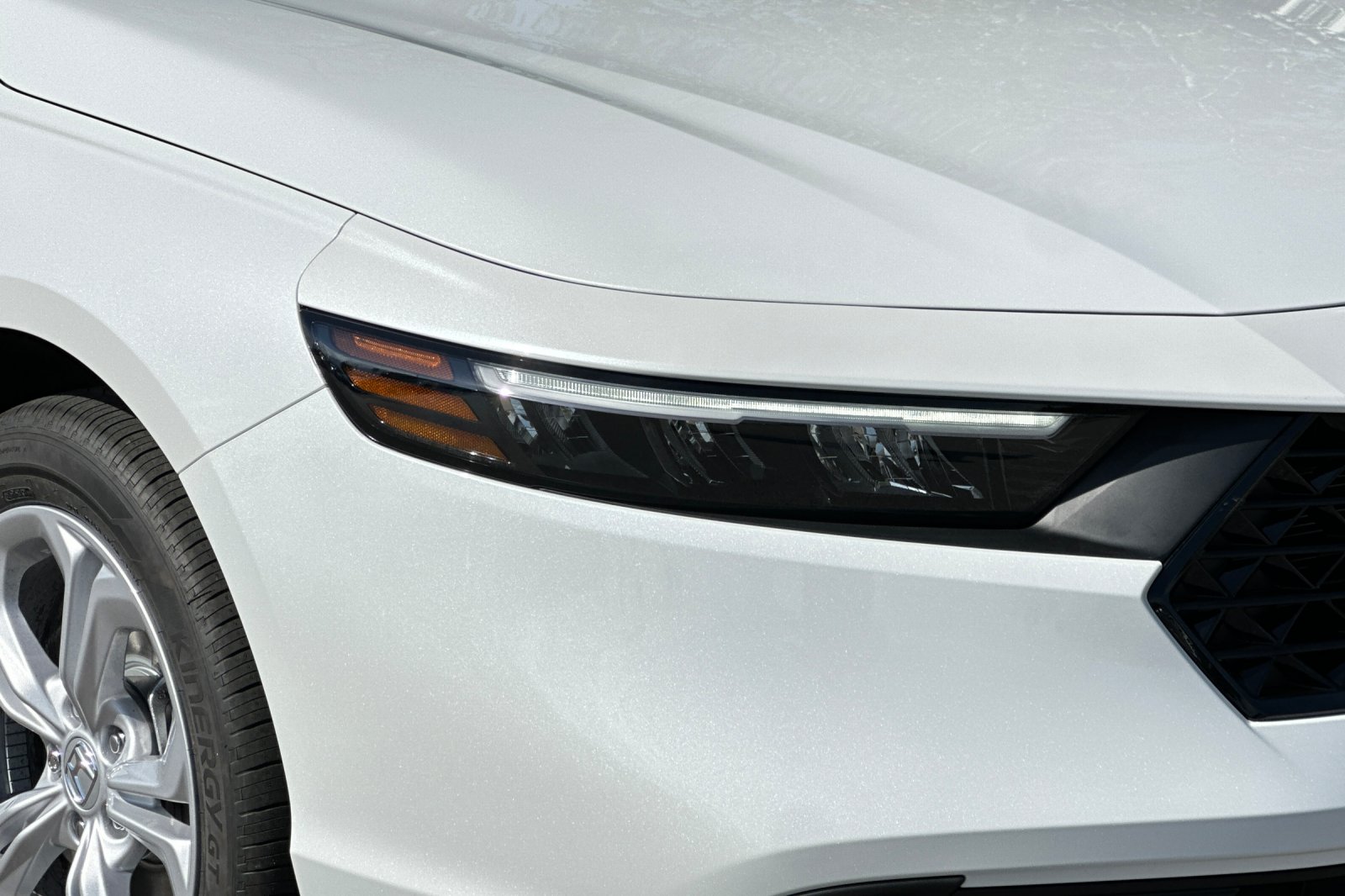 New 2026 Platinum White Pearl Honda LX image 28