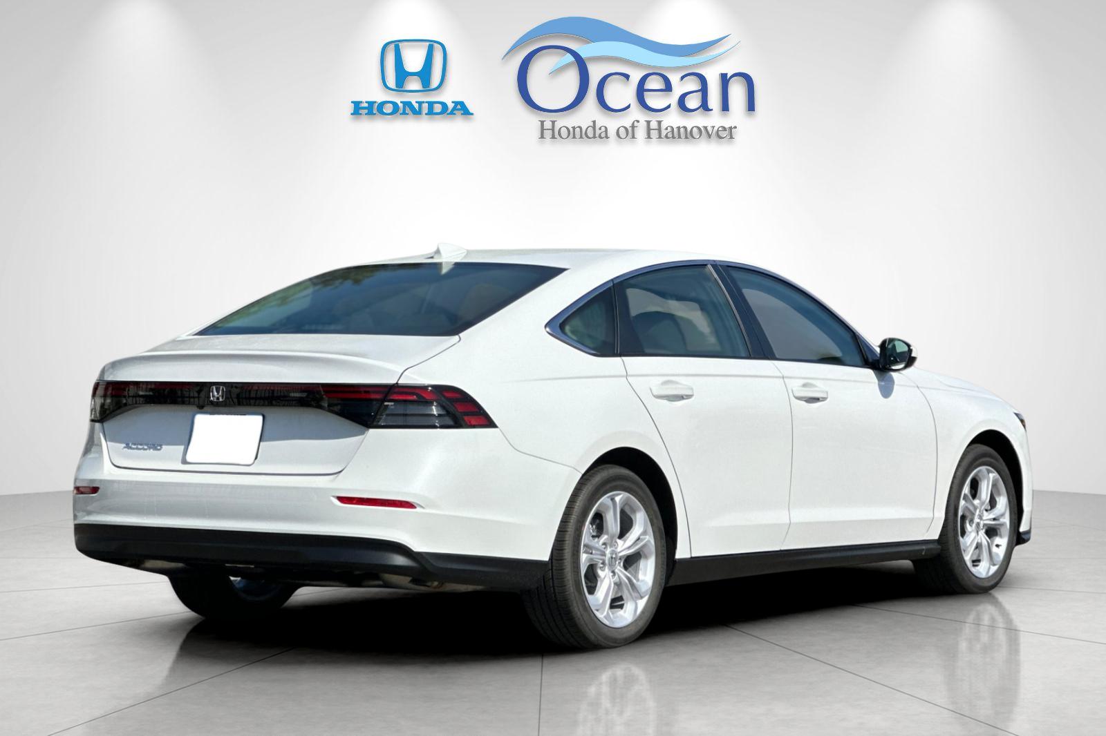 New 2026 Platinum White Pearl Honda LX image 5