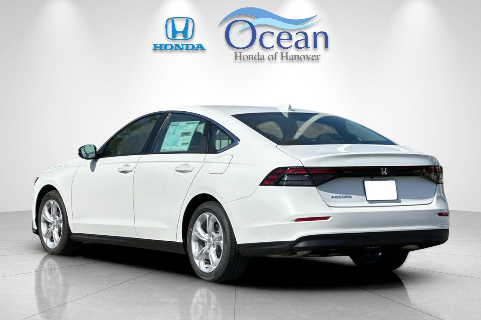 New 2026 Platinum White Pearl Honda LX image 3