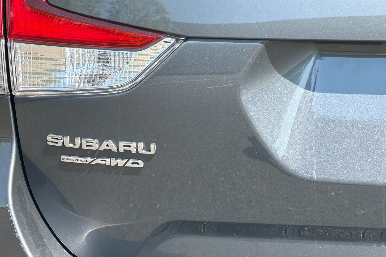 Used 2020 Gray Subaru Premium image 26