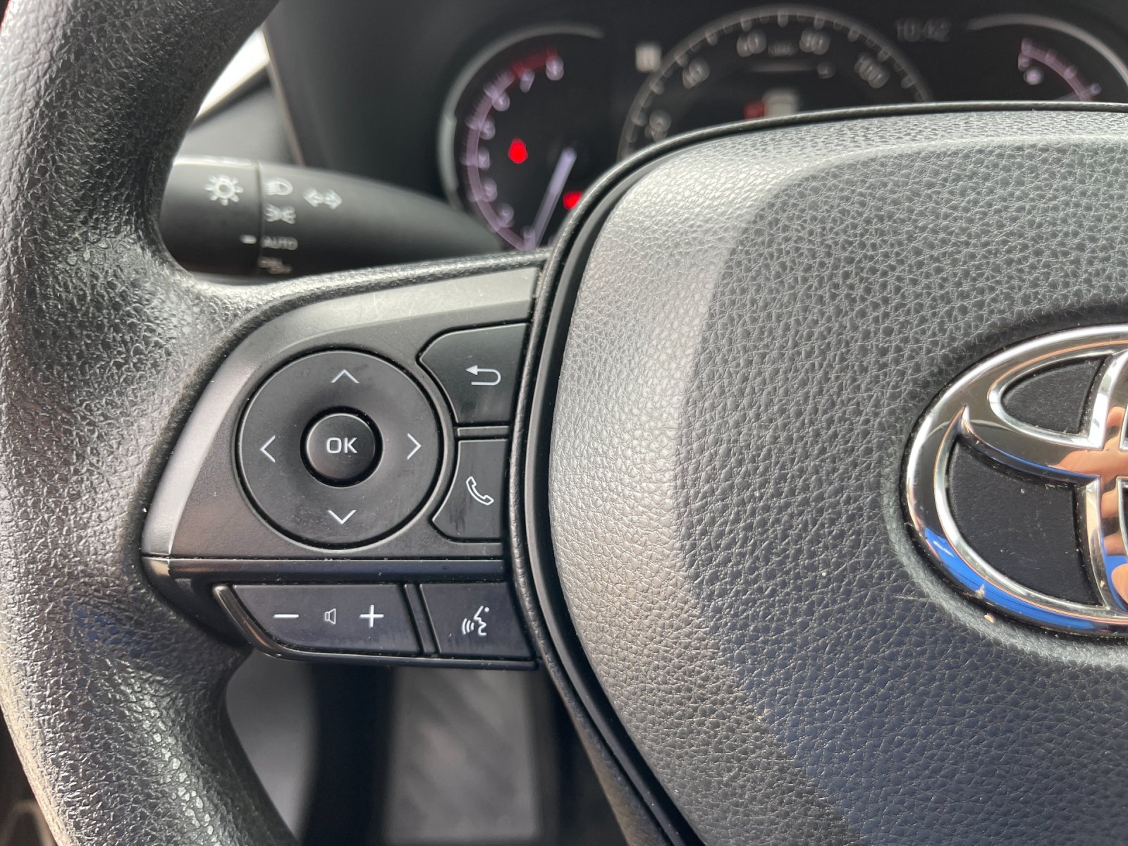 Used 2024 Midnight Black Metallic Toyota XLE image 27