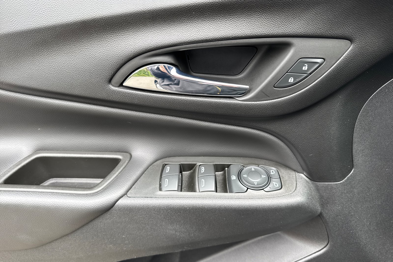 Used 2022 Gray Chevrolet LT image 10