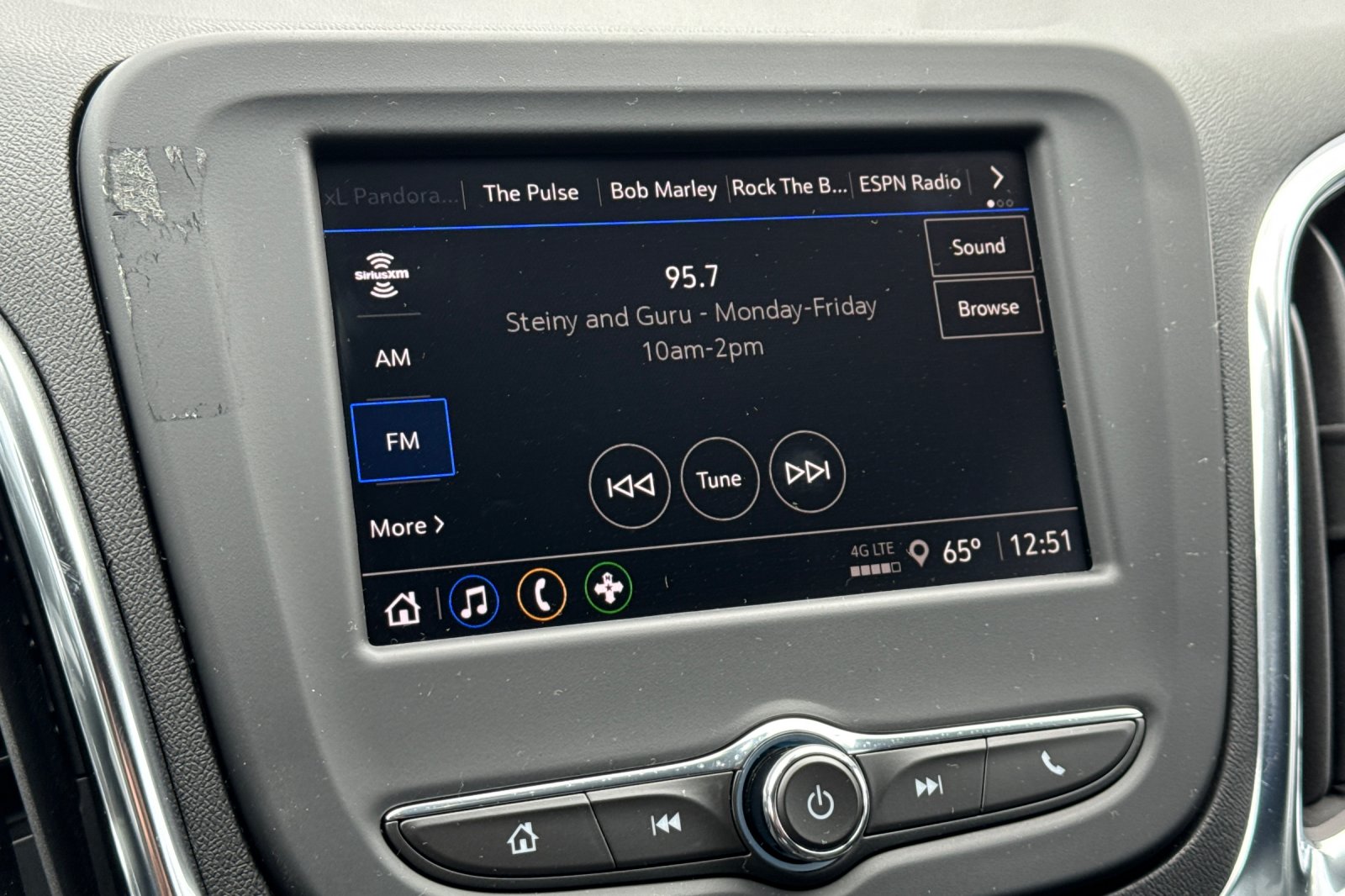 Used 2022 Gray Chevrolet LT image 17