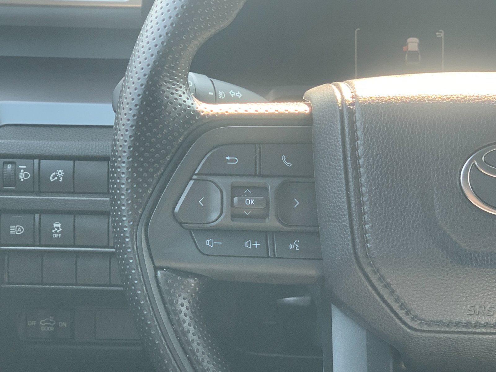 Used 2026 UNDERGROUND Toyota SR5 image 28