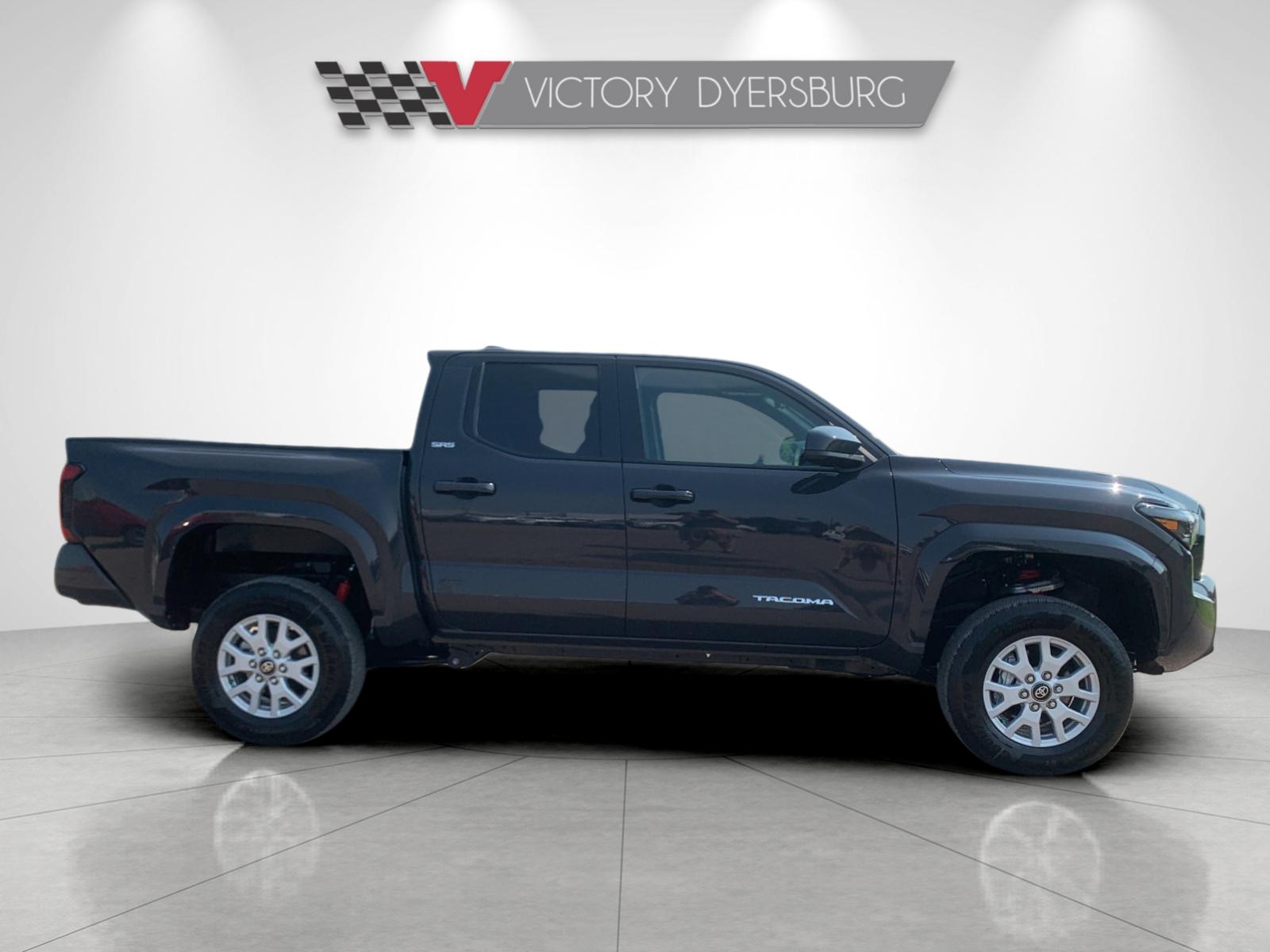 Used 2026 UNDERGROUND Toyota SR5 image 3