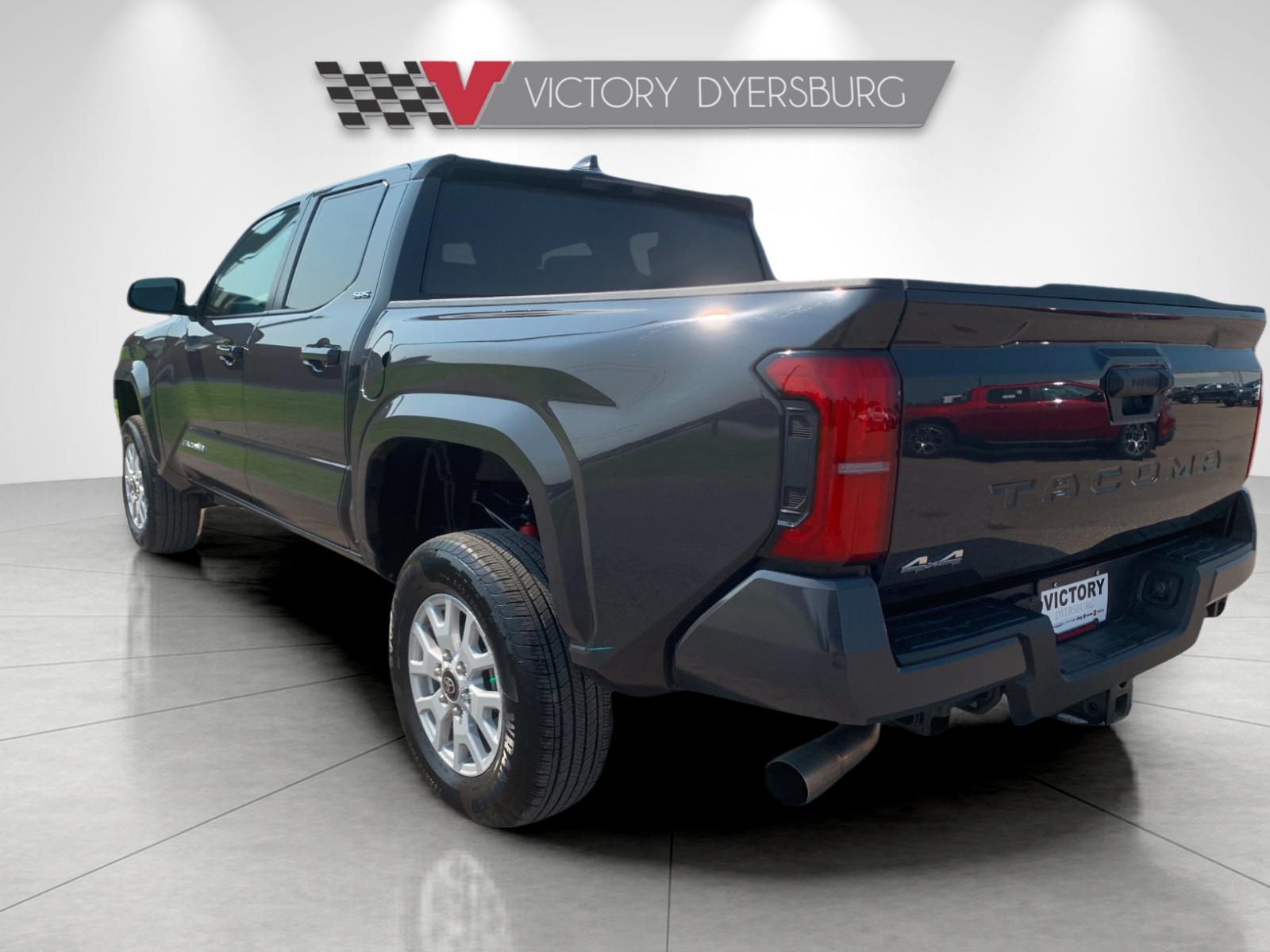 Used 2026 UNDERGROUND Toyota SR5 image 6