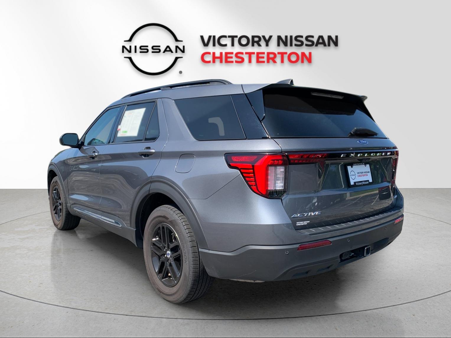 Used 2025 Gray Ford Active image 3