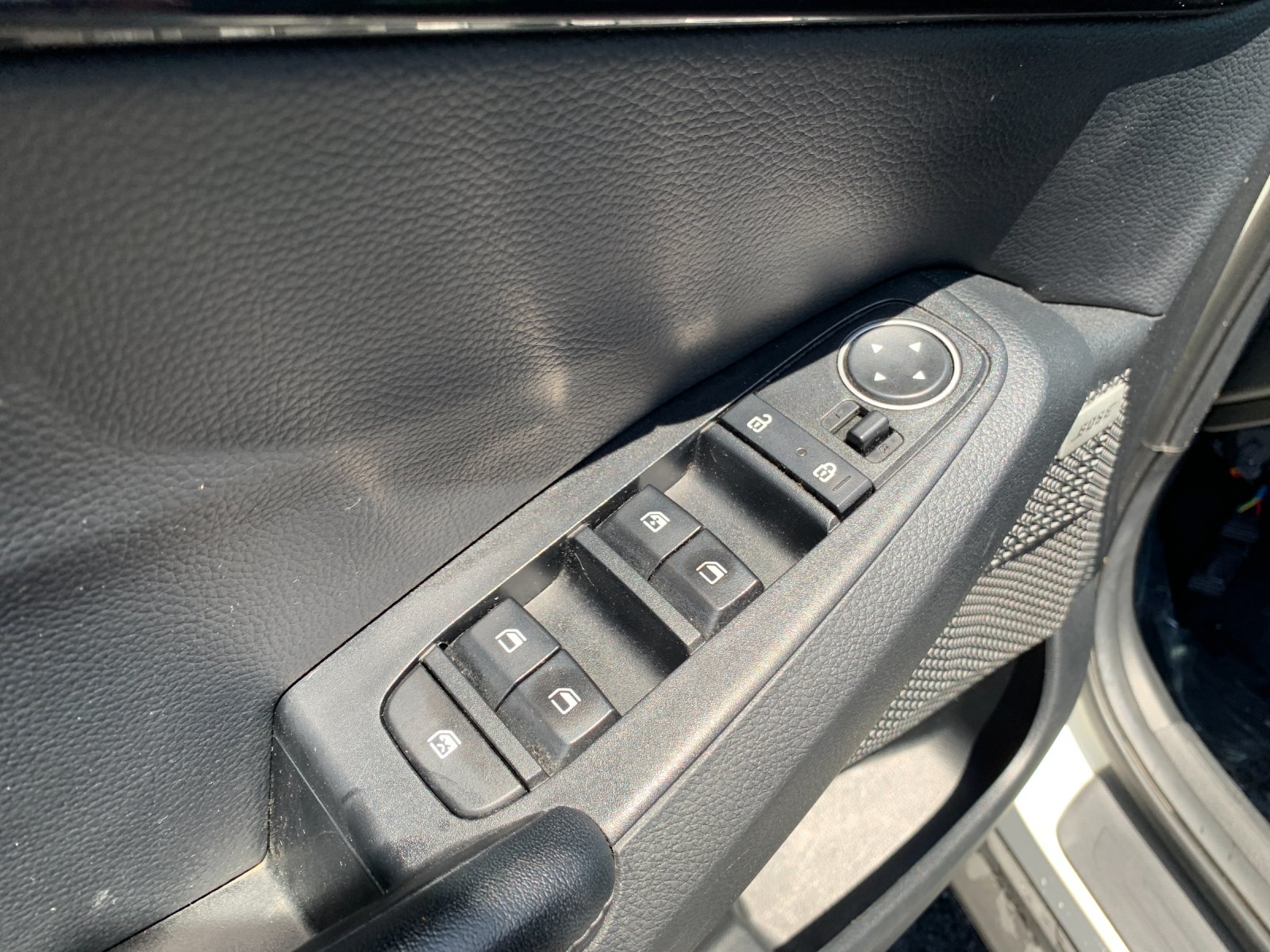 Used 2023 White Kia SX image 13