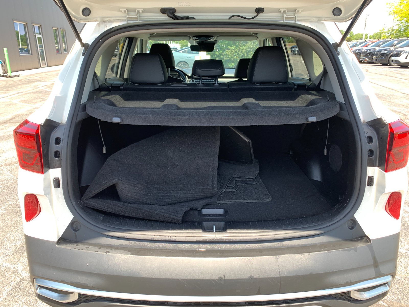 Used 2023 White Kia SX image 18