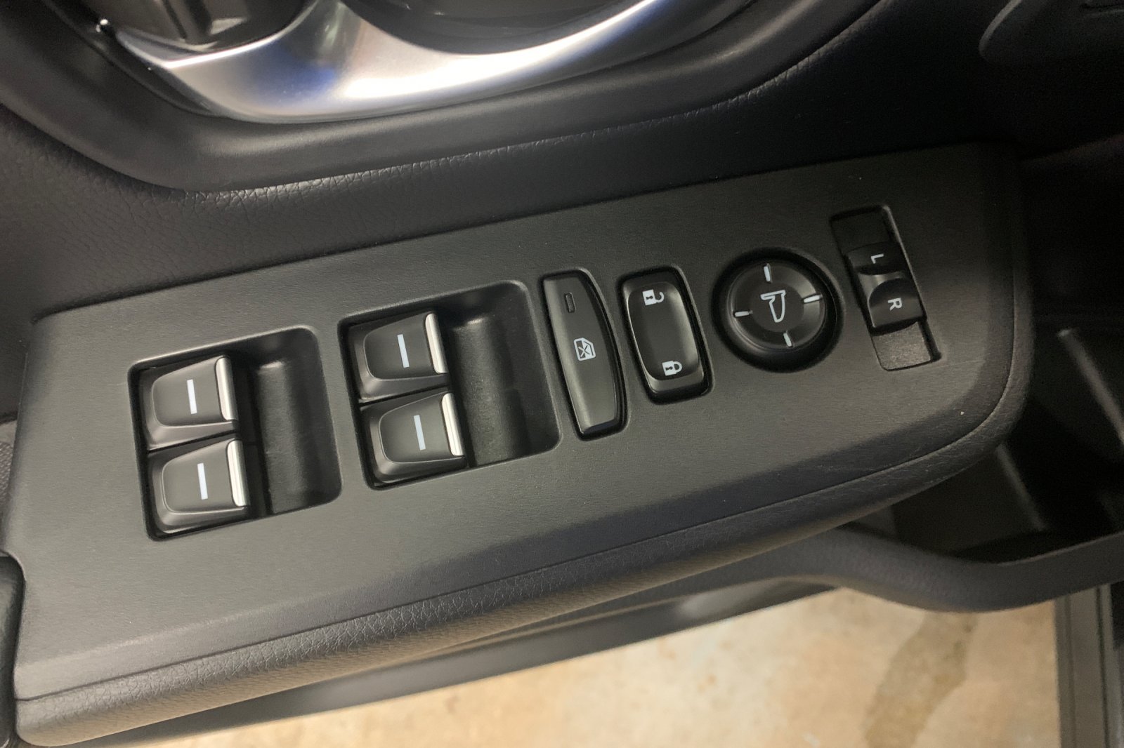 Certified Used 2025 Crystal Black Pearl Honda Touring image 12